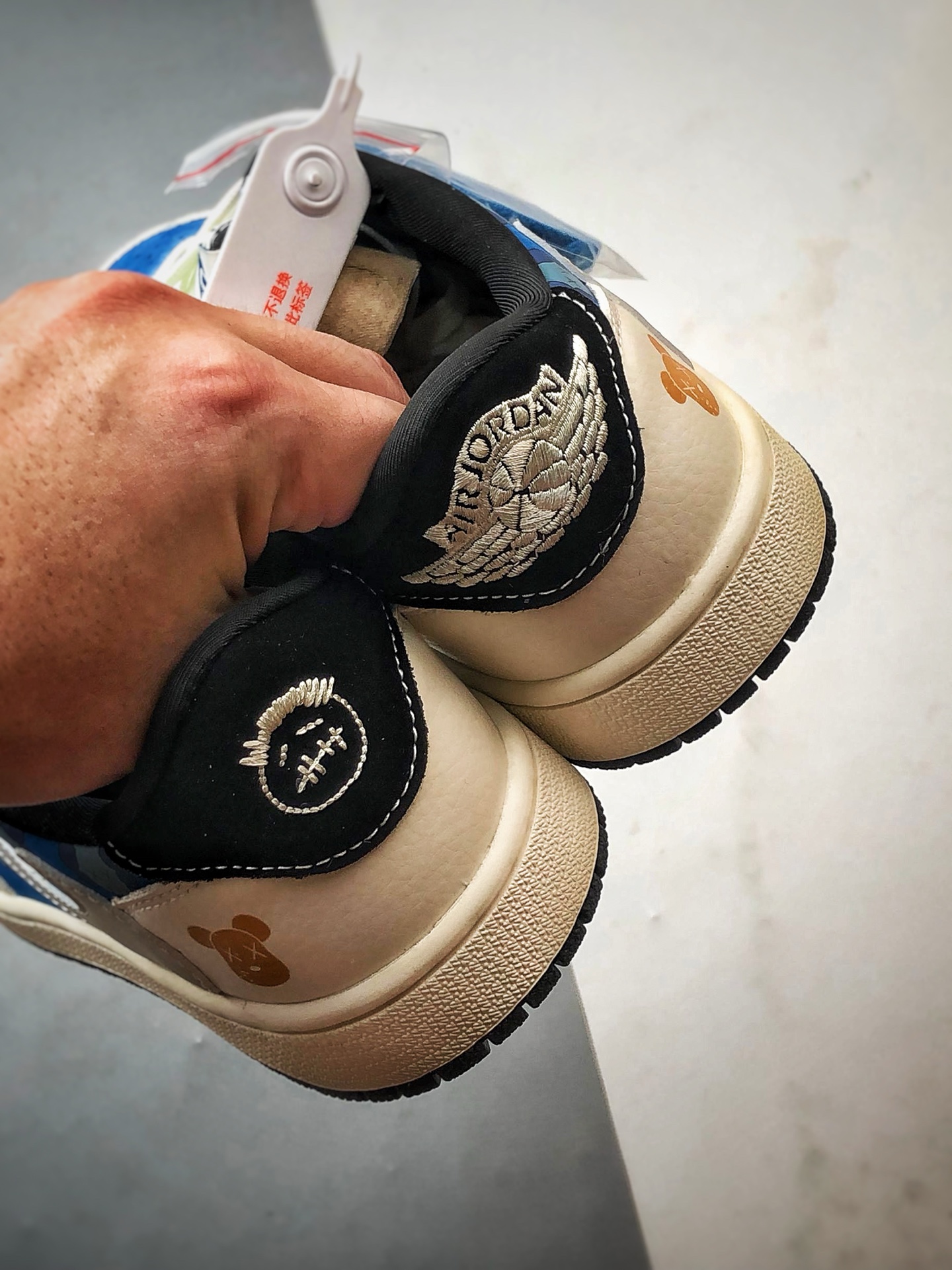 290 Air Jordan 1 Low OG ”高端定制” Kaws米白蓝灰倒钩 XS2024-053-Chinese UA Cheap High Quatity Brand Clothes Bags handbags Sneakers wholesale wholesaler seller from China Factory suppliers Fashion Clothing Shoes best Quality Beautiful Price 290 Air Jordan 1 Low OG ”高端定制” Kaws米白蓝灰倒钩 XS2024-053