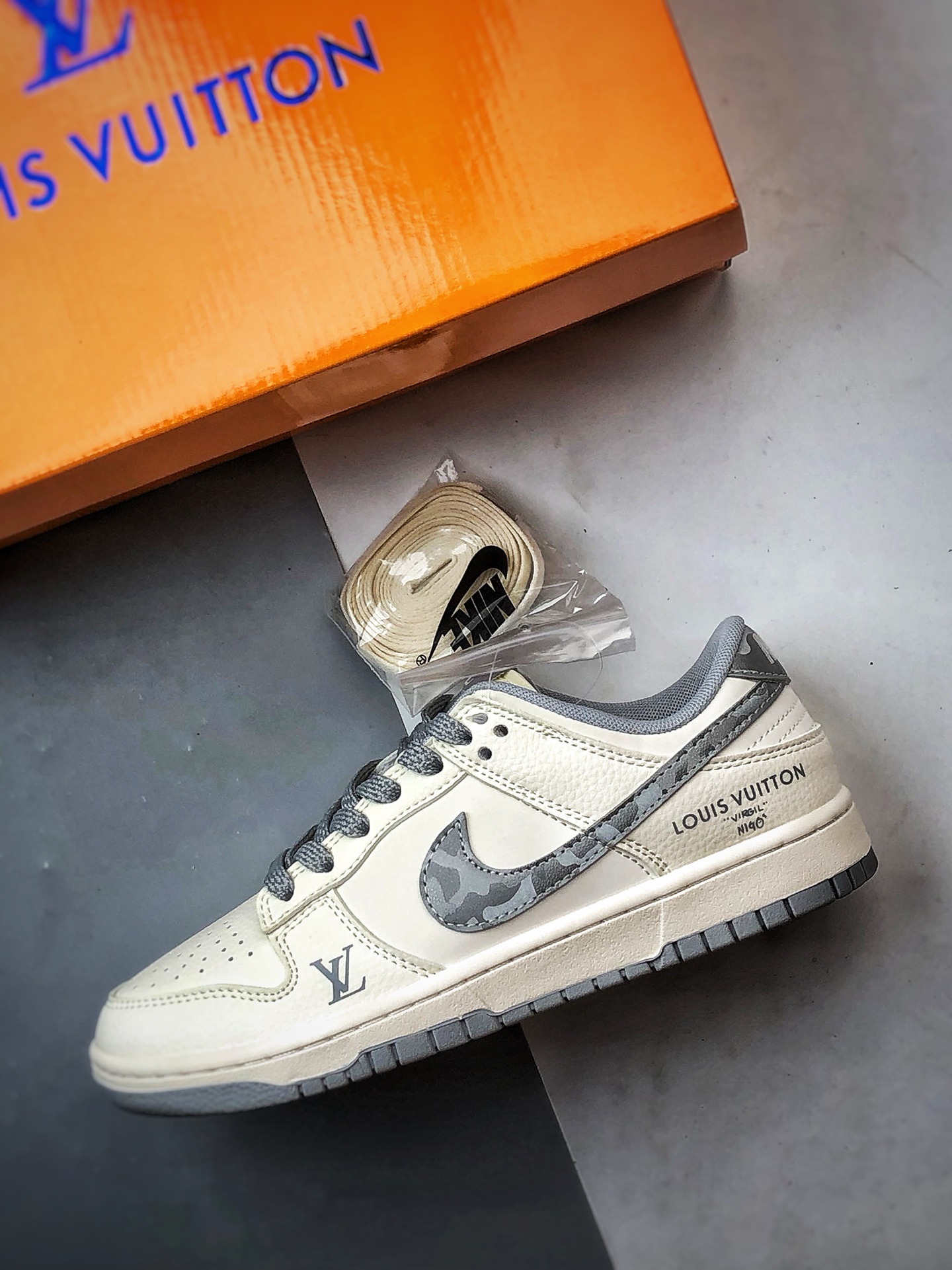 290 NK Dunk Low Retro ”DIY高端定制” LV反光米白灰 低帮休闲运动板鞋 JP1648-014