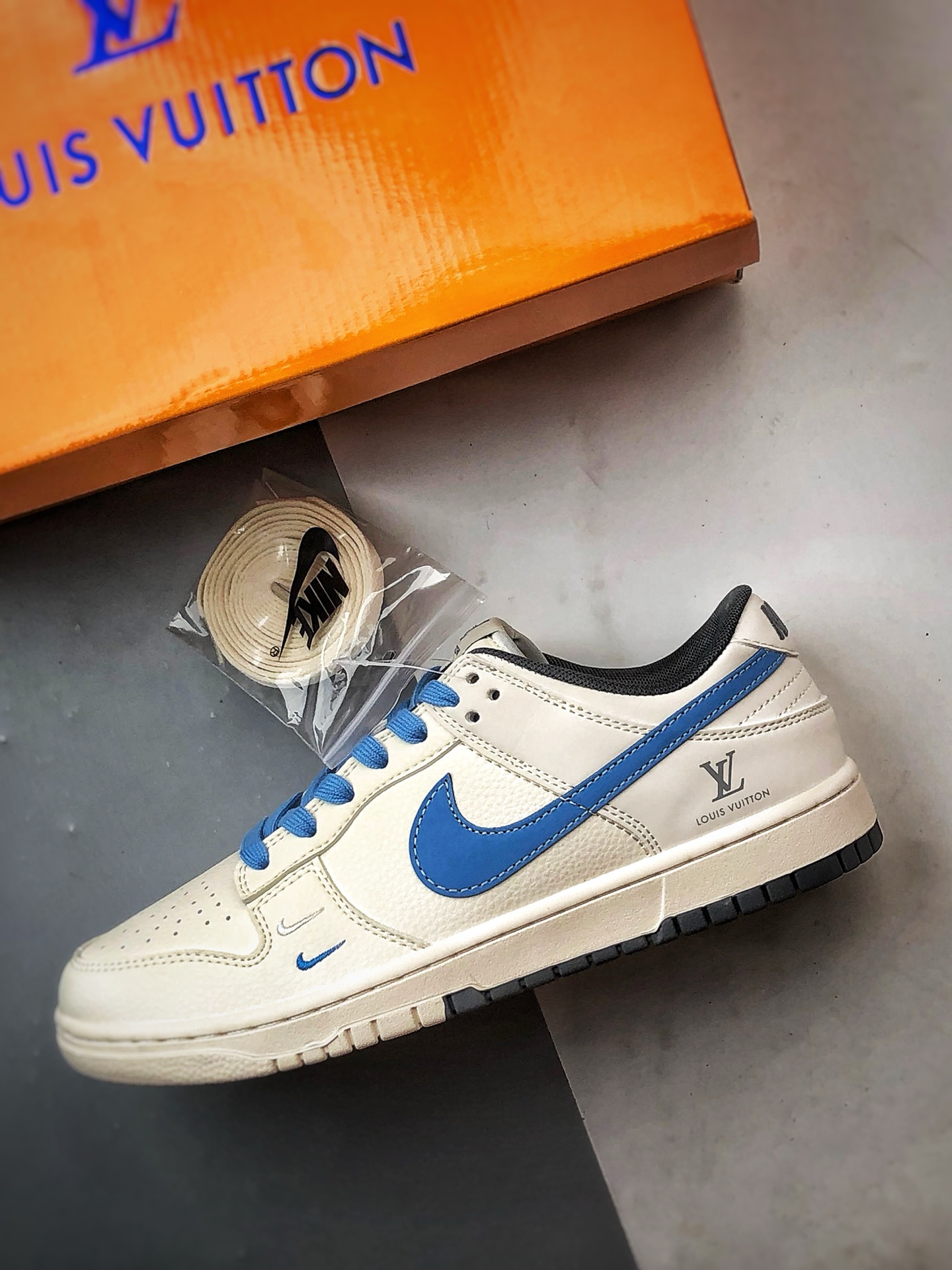 290 NK Dunk Low Retro ”DIY高端定制” LV反光米灰蓝钩 低帮休闲运动板鞋 JP1648-006