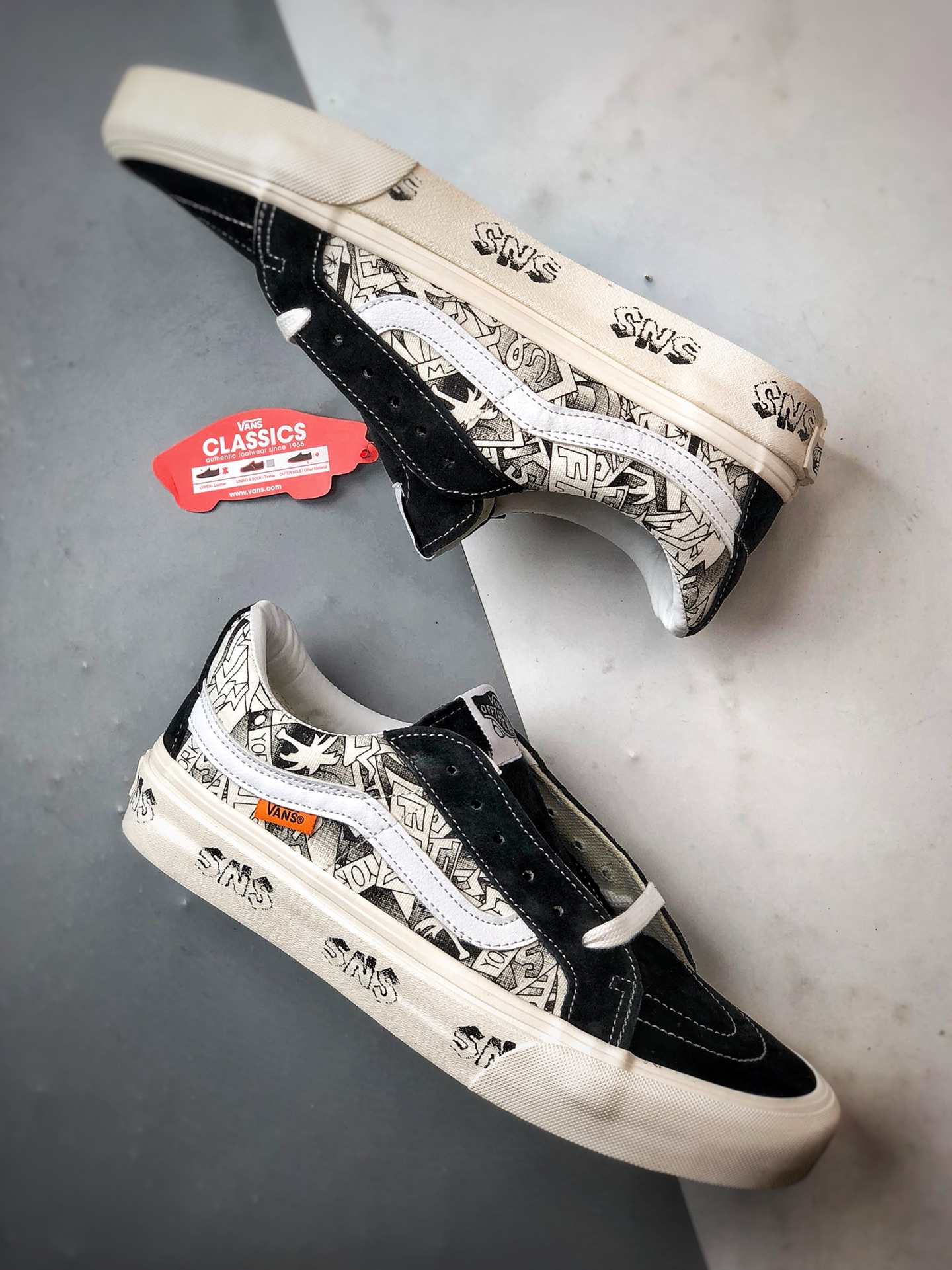 170 Vans Sk8-Low x SNS 黑白涂鸦 万斯官方 联名款低帮休闲帆布鞋-Chinese UA Cheap High Quatity Brand Clothes Bags handbags Sneakers wholesale wholesaler seller from China Factory suppliers Fashion Clothing Shoes best Quality Beautiful Price 170 Vans Sk8-Low x SNS 黑白涂鸦 万斯官方 联名款低帮休闲帆布鞋