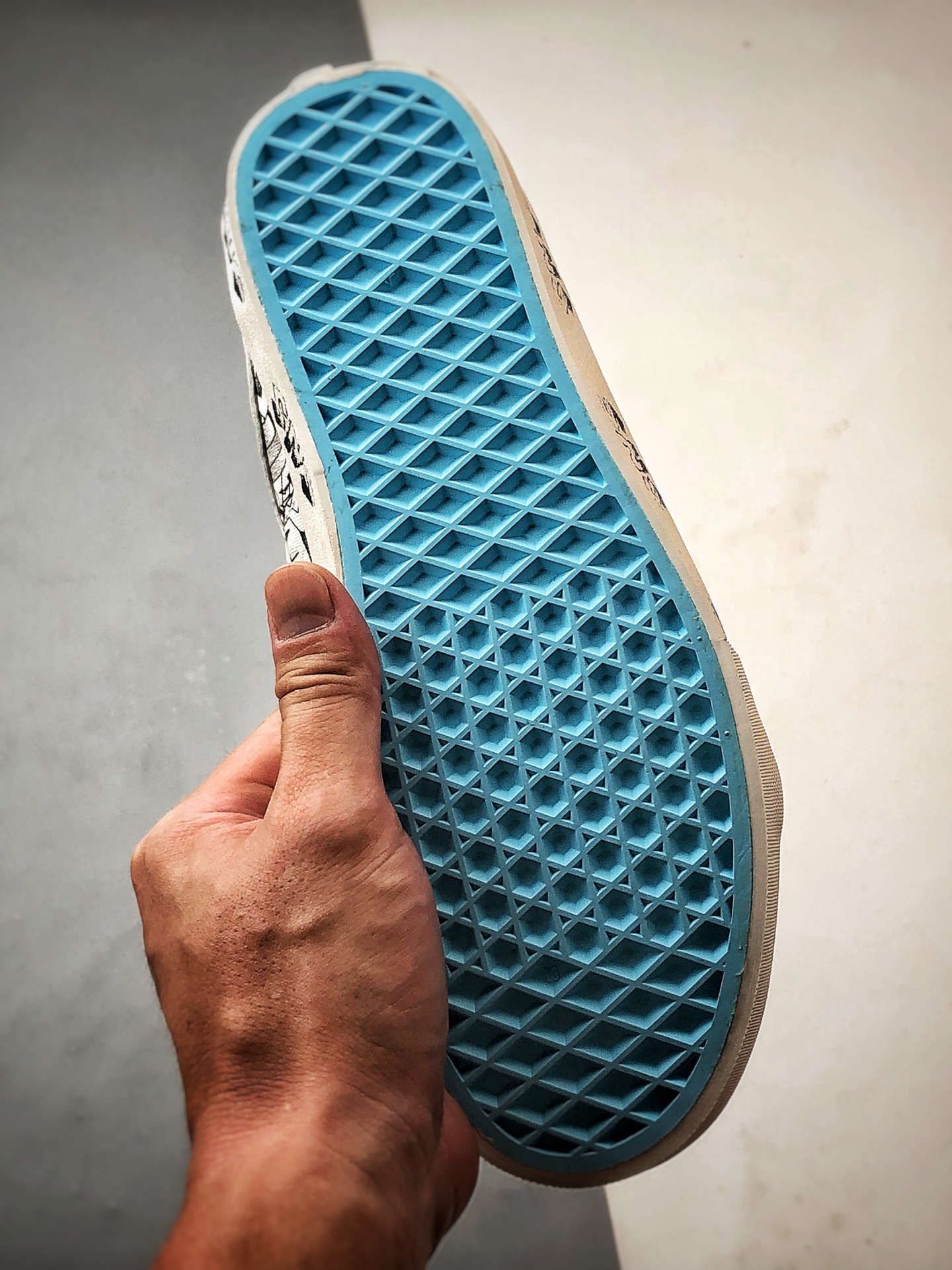 170 Vans Sk8-Low x SNS 黑白涂鸦 万斯官方 联名款低帮休闲帆布鞋-Chinese UA Cheap High Quatity Brand Clothes Bags handbags Sneakers wholesale wholesaler seller from China Factory suppliers Fashion Clothing Shoes best Quality Beautiful Price 170 Vans Sk8-Low x SNS 黑白涂鸦 万斯官方 联名款低帮休闲帆布鞋