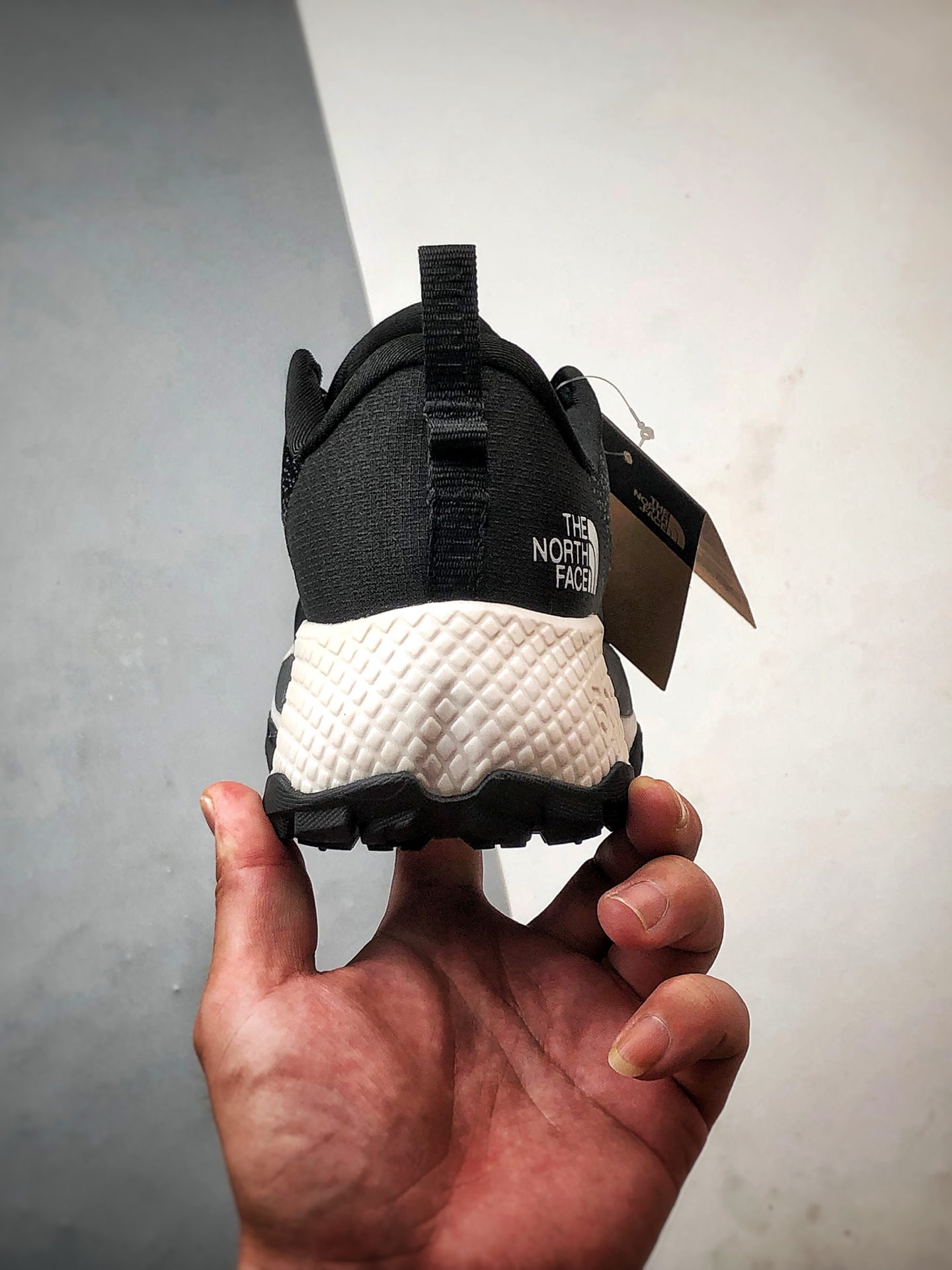 210 北面The North Face Altamesa 500 黑白 圆头系带减震耐磨低帮越野徒步鞋