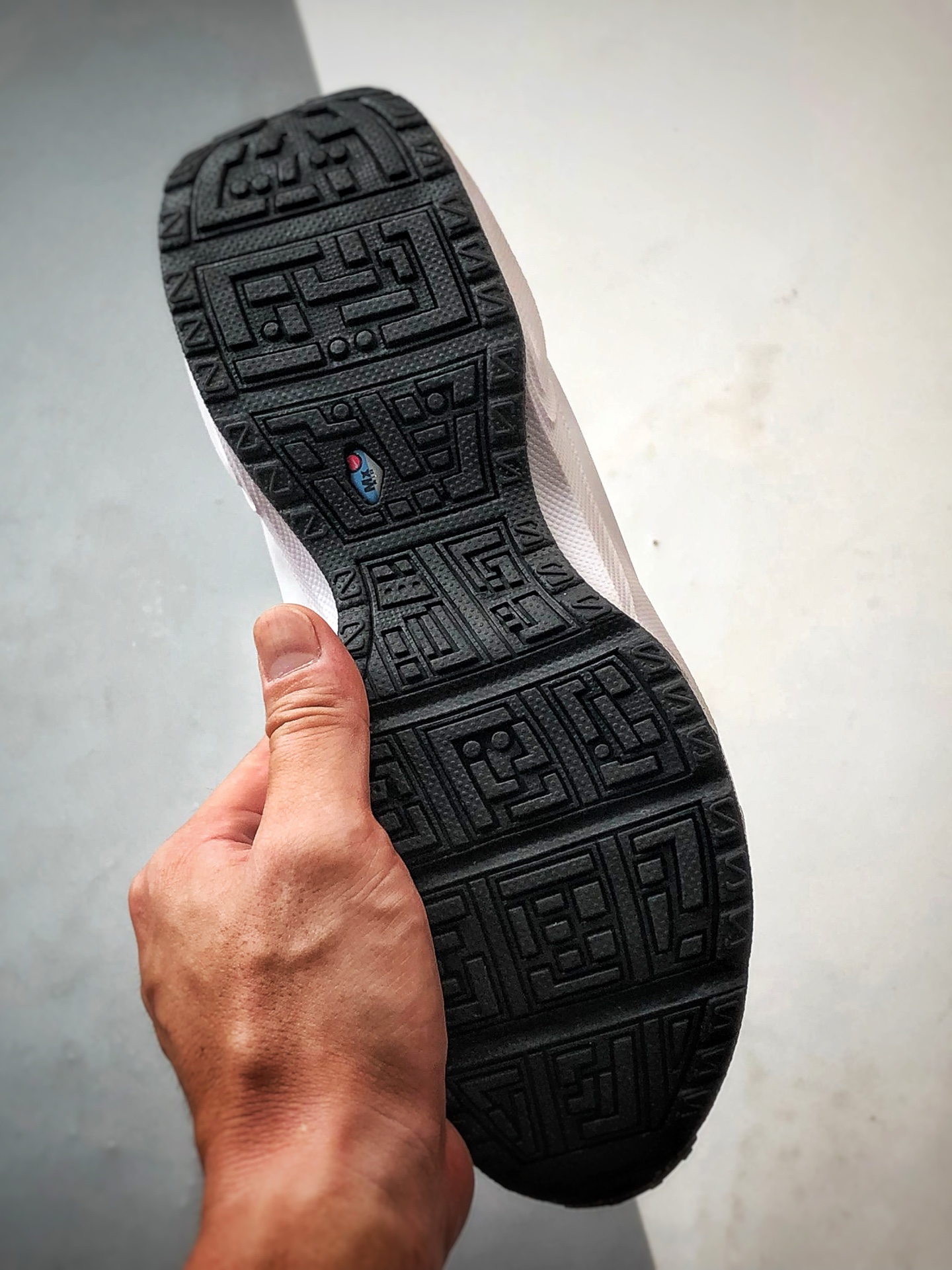 200 CDG x NK Air Max Sunder 白色 联名款解构机能风全掌气垫休闲跑步鞋