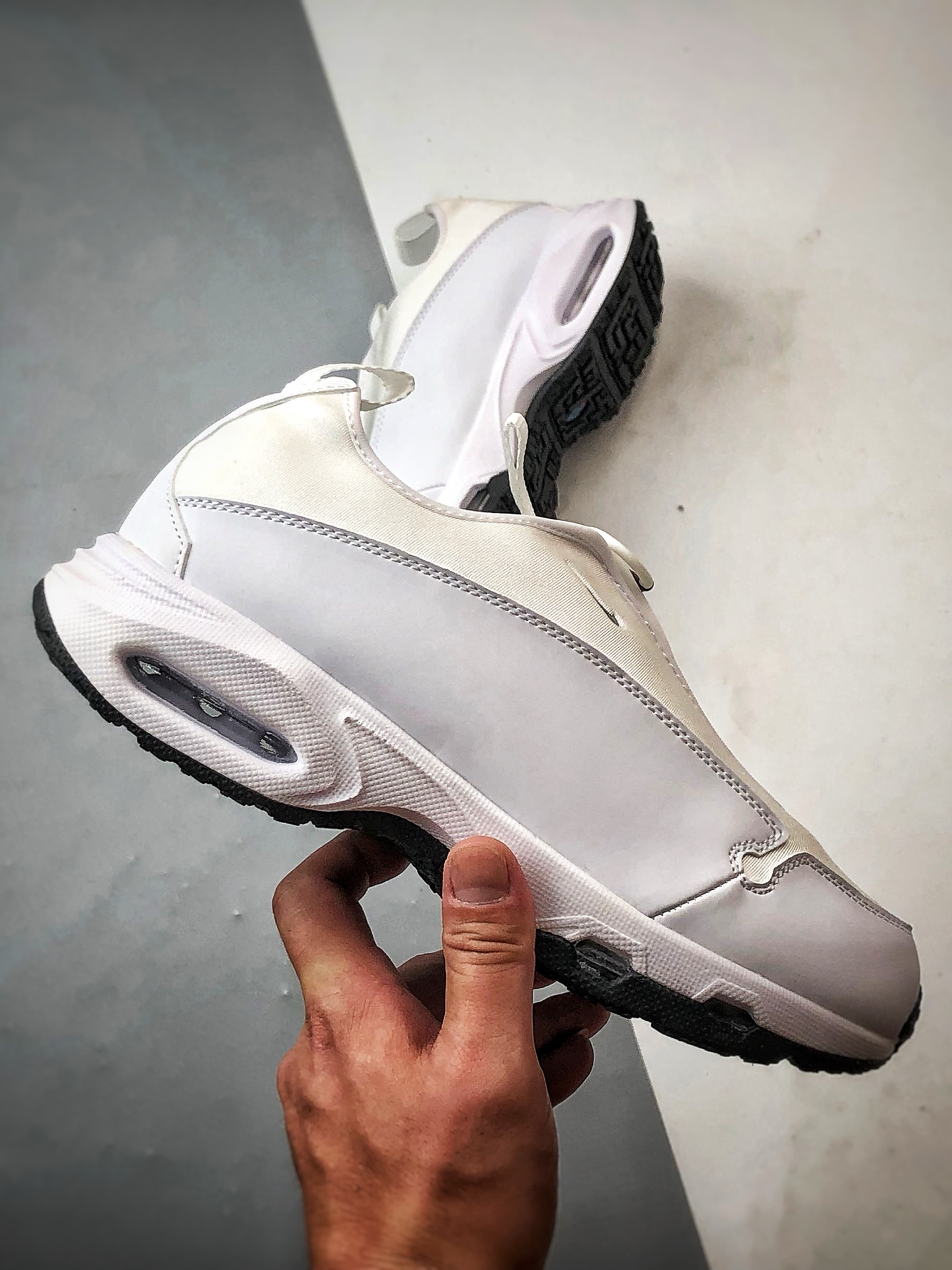 200 CDG x NK Air Max Sunder 白色 联名款解构机能风全掌气垫休闲跑步鞋