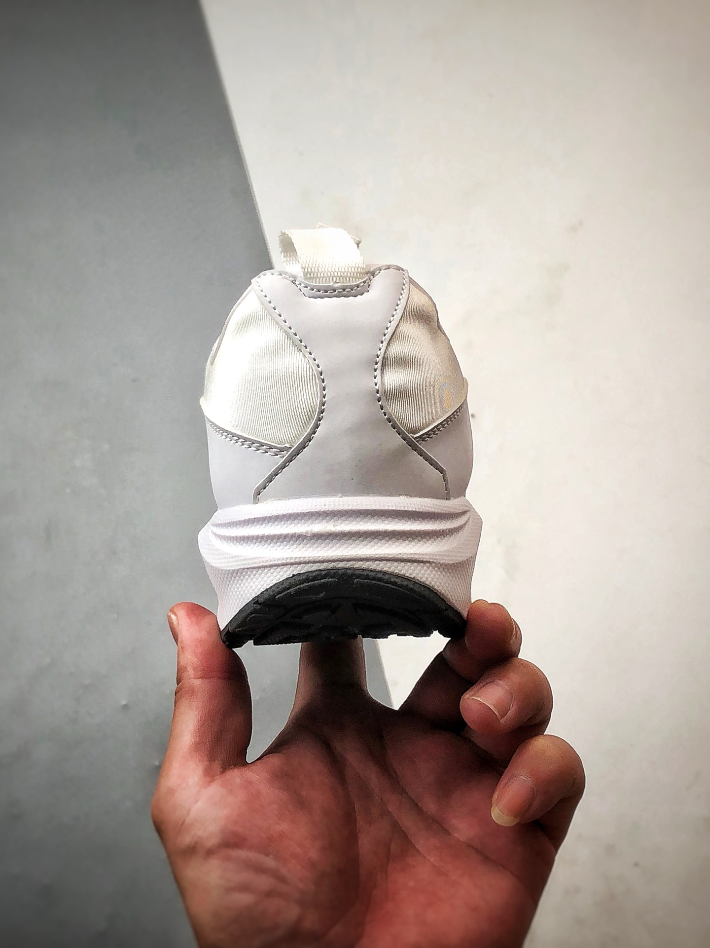 200 CDG x NK Air Max Sunder 白色 联名款解构机能风全掌气垫休闲跑步鞋