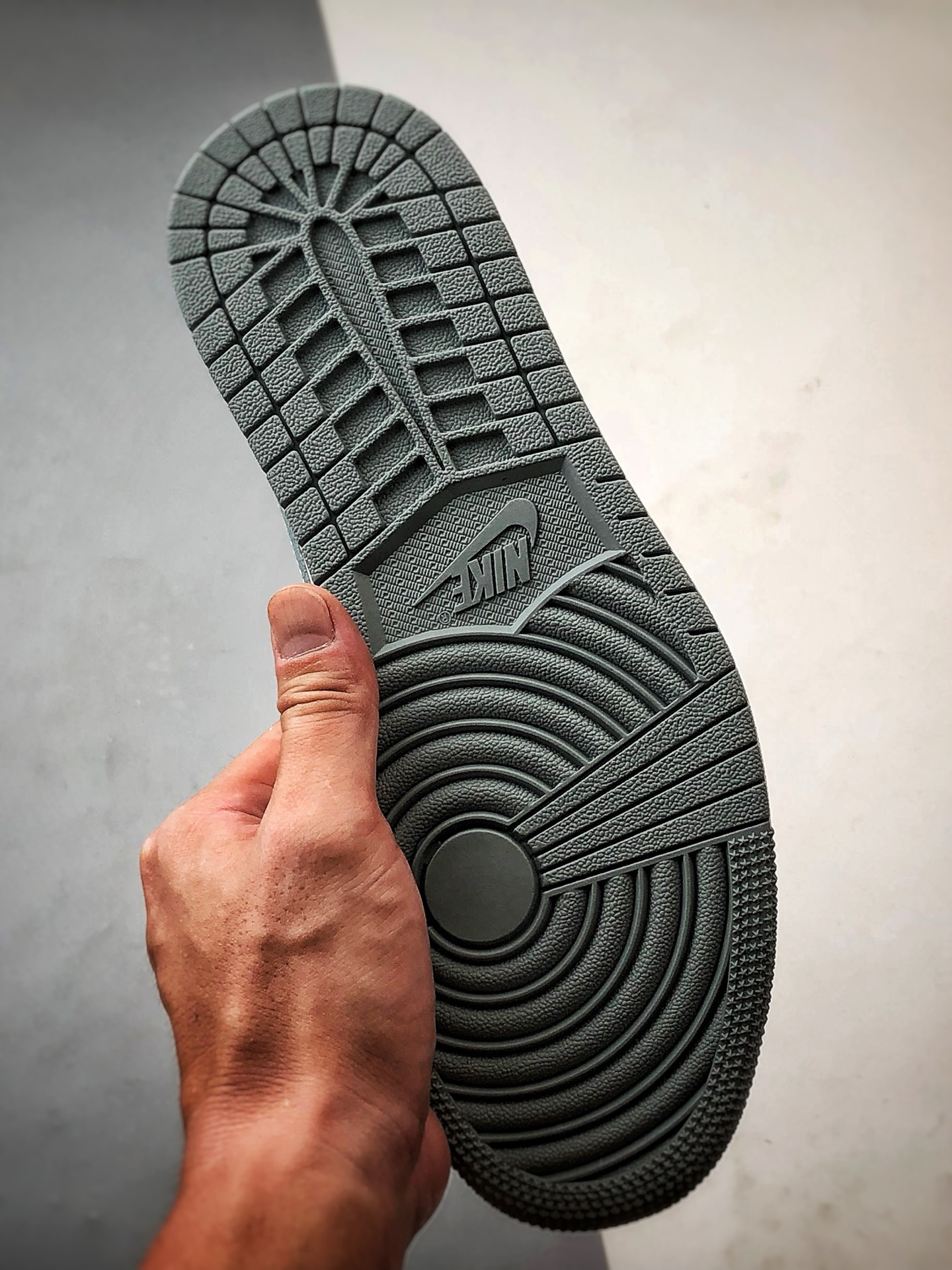 290 Air Jordan 1 Low OG ”高端定制” 斯图西蛇纹米黄灰倒钩 XS7089-621