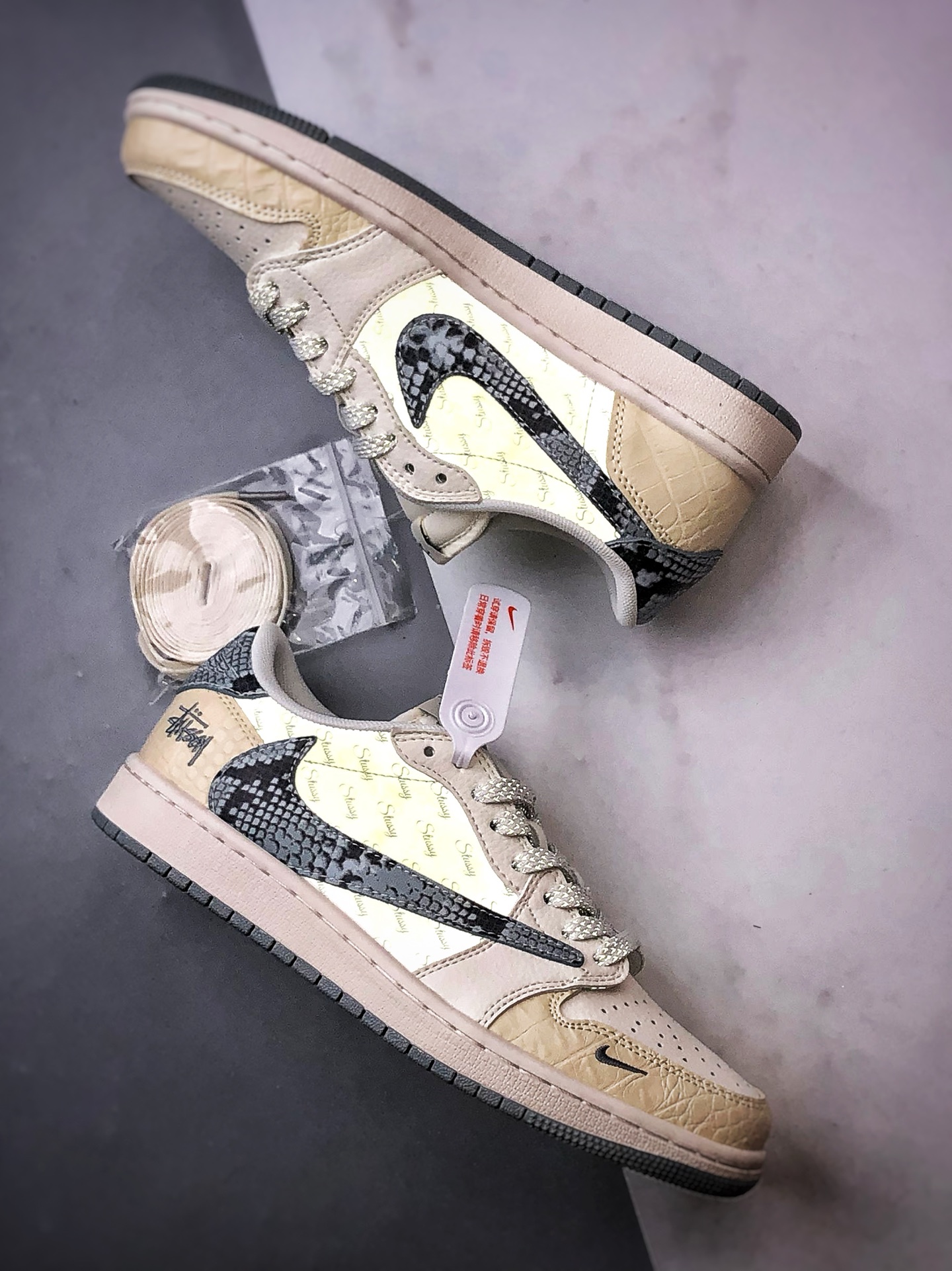 290 Air Jordan 1 Low OG ”高端定制” 斯图西蛇纹米黄灰倒钩 XS7089-621