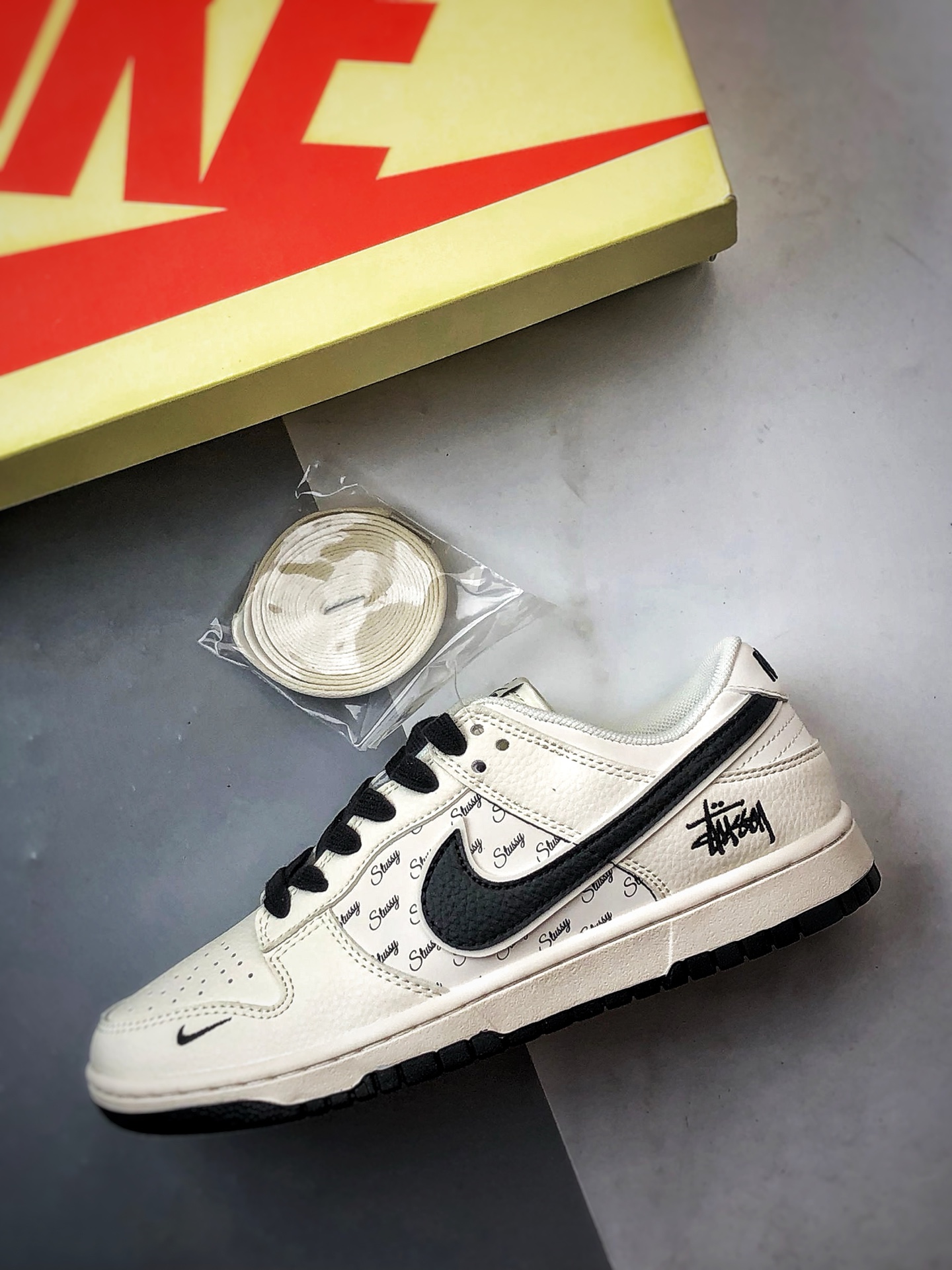 290 NK Dunk Low Retro ”DIY高端定制” 斯图西米白黑 低帮休闲运动板鞋 JP1648-023