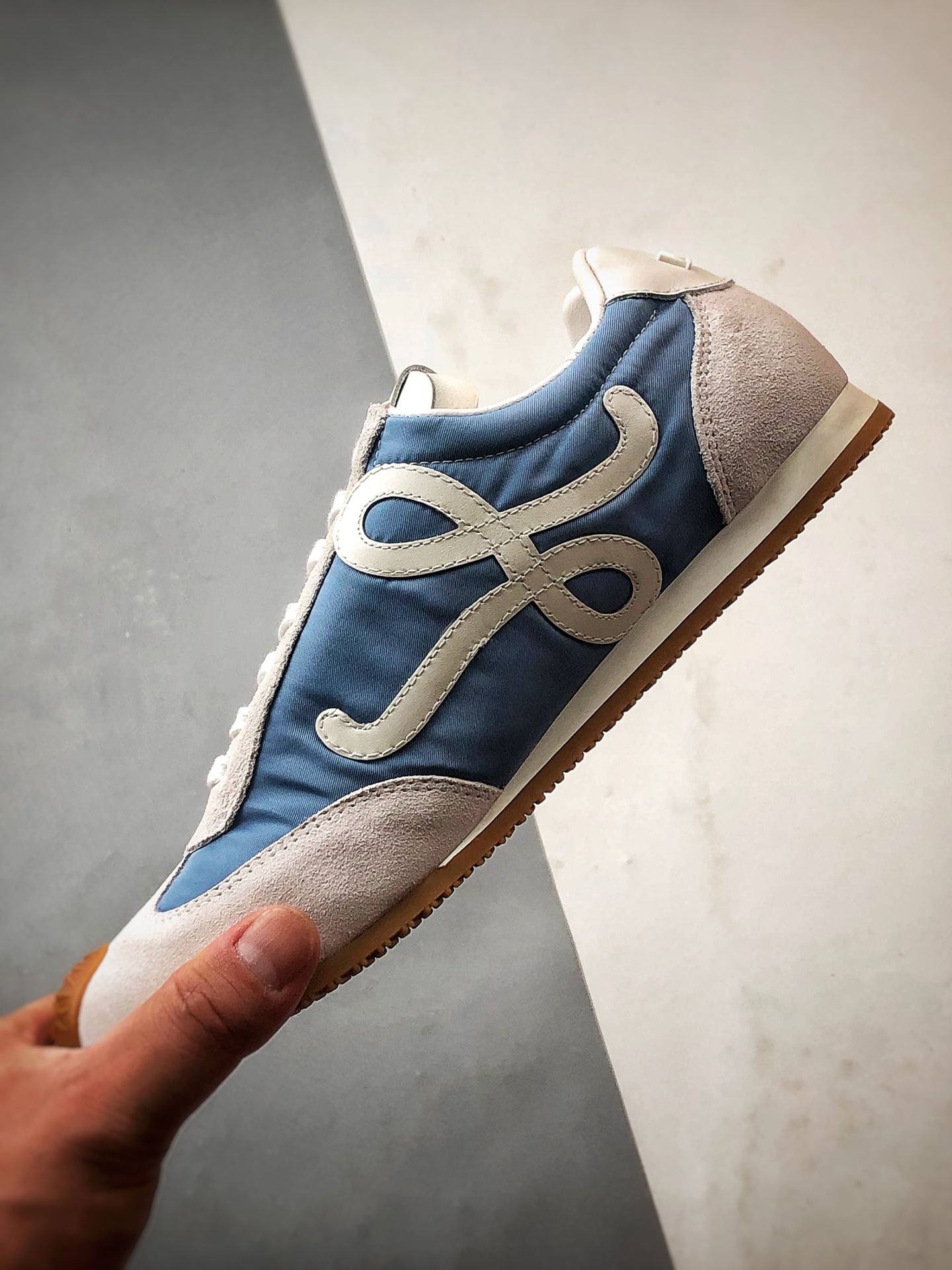 370 市售顶级 任意细节不惧对比 罗意威/Loewe 2025 | Ballet Runner 2.0 蓝色 早春新款爆款芭蕾舞鞋-Chinese UA Cheap High Quatity Brand Clothes Bags handbags Sneakers wholesale wholesaler seller from China Factory suppliers Fashion Clothing Shoes best Quality Beautiful Price 370 市售顶级 任意细节不惧对比 罗意威/Loewe 2025 | Ballet Runner 2.0 蓝色 早春新款爆款芭蕾舞鞋