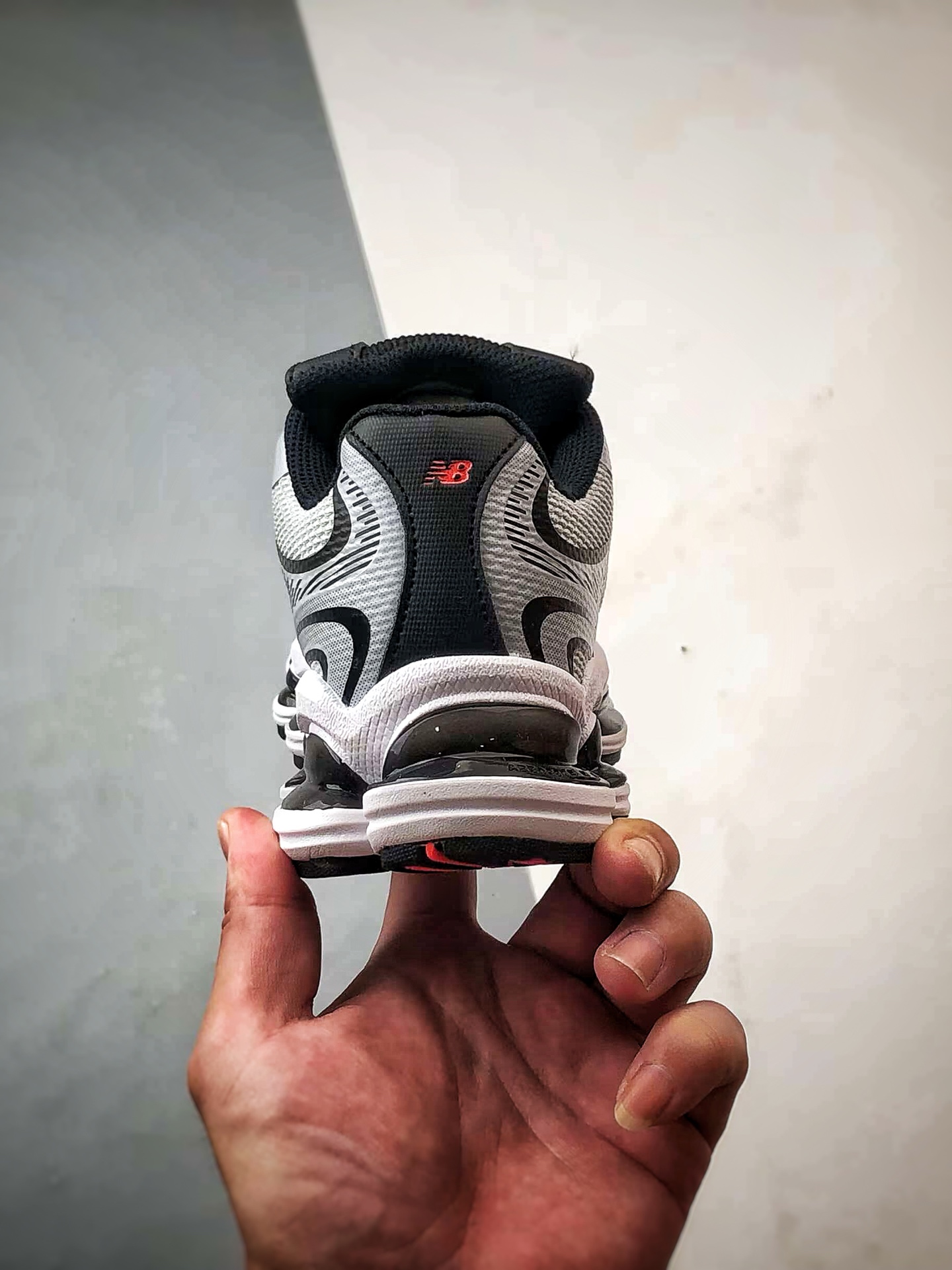 220 New Balance ABZORB 2000 灰黑红 舒适百搭气垫低帮休闲跑步鞋 U2000KOA-Chinese UA Cheap High Quatity Brand Clothes Bags handbags Sneakers wholesale wholesaler seller from China Factory suppliers Fashion Clothing Shoes best Quality Beautiful Price 220 New Balance ABZORB 2000 灰黑红 舒适百搭气垫低帮休闲跑步鞋 U2000KOA