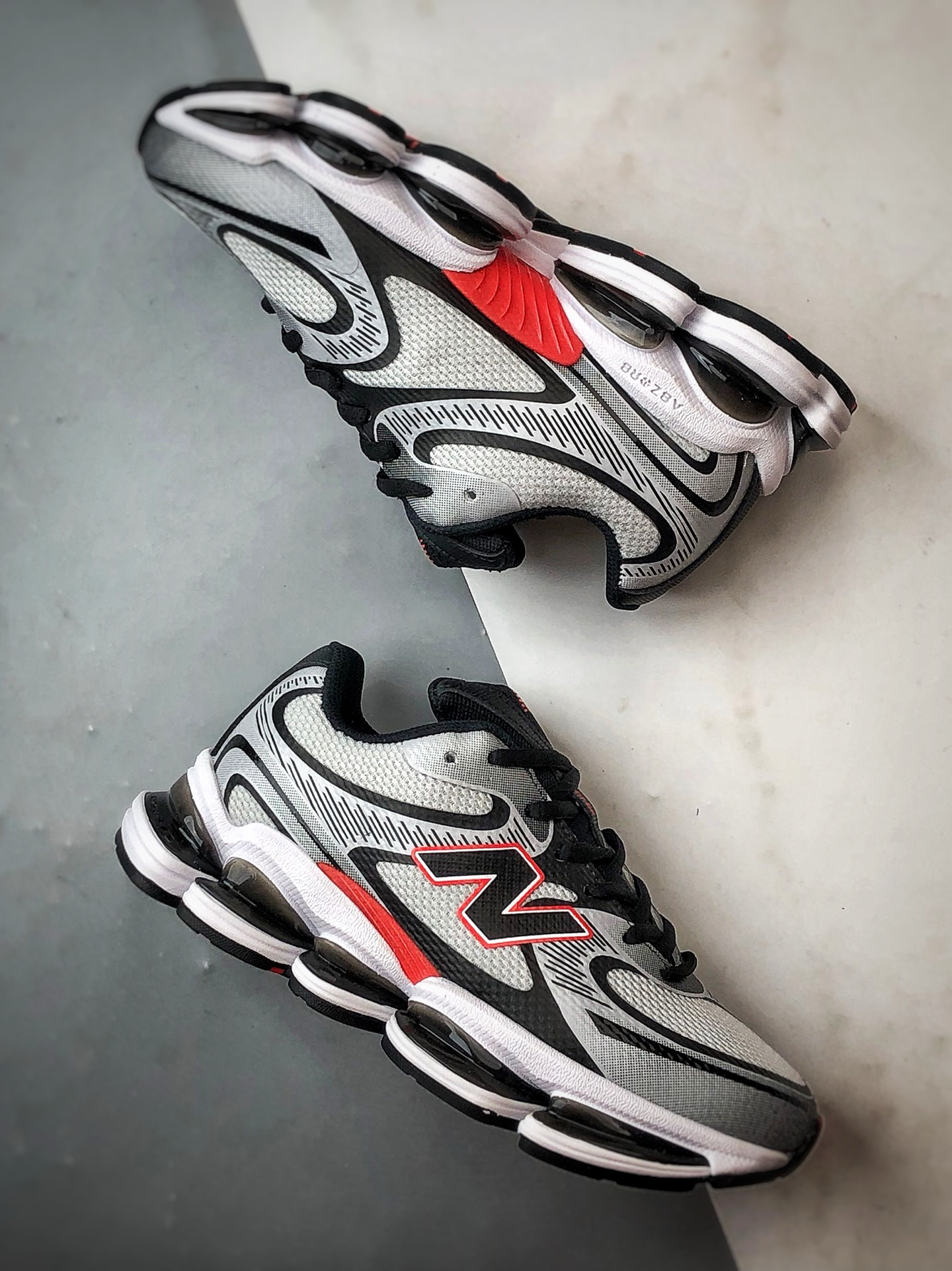 220 New Balance ABZORB 2000 灰黑红 舒适百搭气垫低帮休闲跑步鞋 U2000KOA-Chinese UA Cheap High Quatity Brand Clothes Bags handbags Sneakers wholesale wholesaler seller from China Factory suppliers Fashion Clothing Shoes best Quality Beautiful Price 220 New Balance ABZORB 2000 灰黑红 舒适百搭气垫低帮休闲跑步鞋 U2000KOA