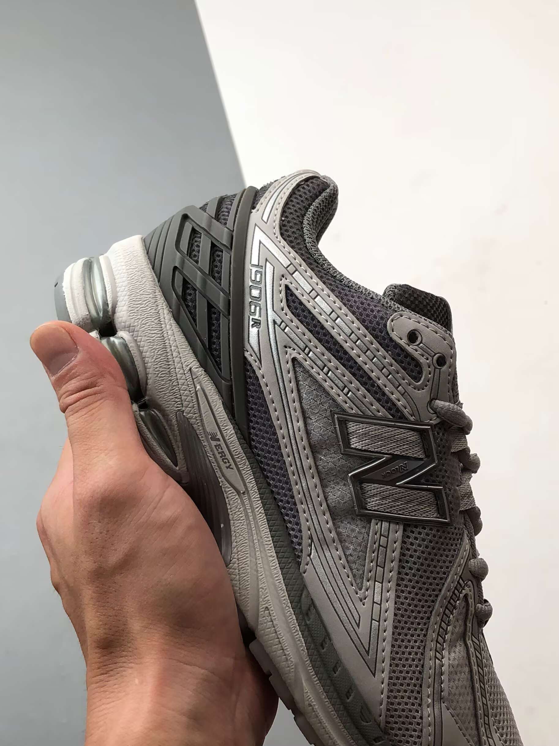 220 New Balance 1906R 石灰色 复古潮流休闲运动慢跑鞋 U1906RNY