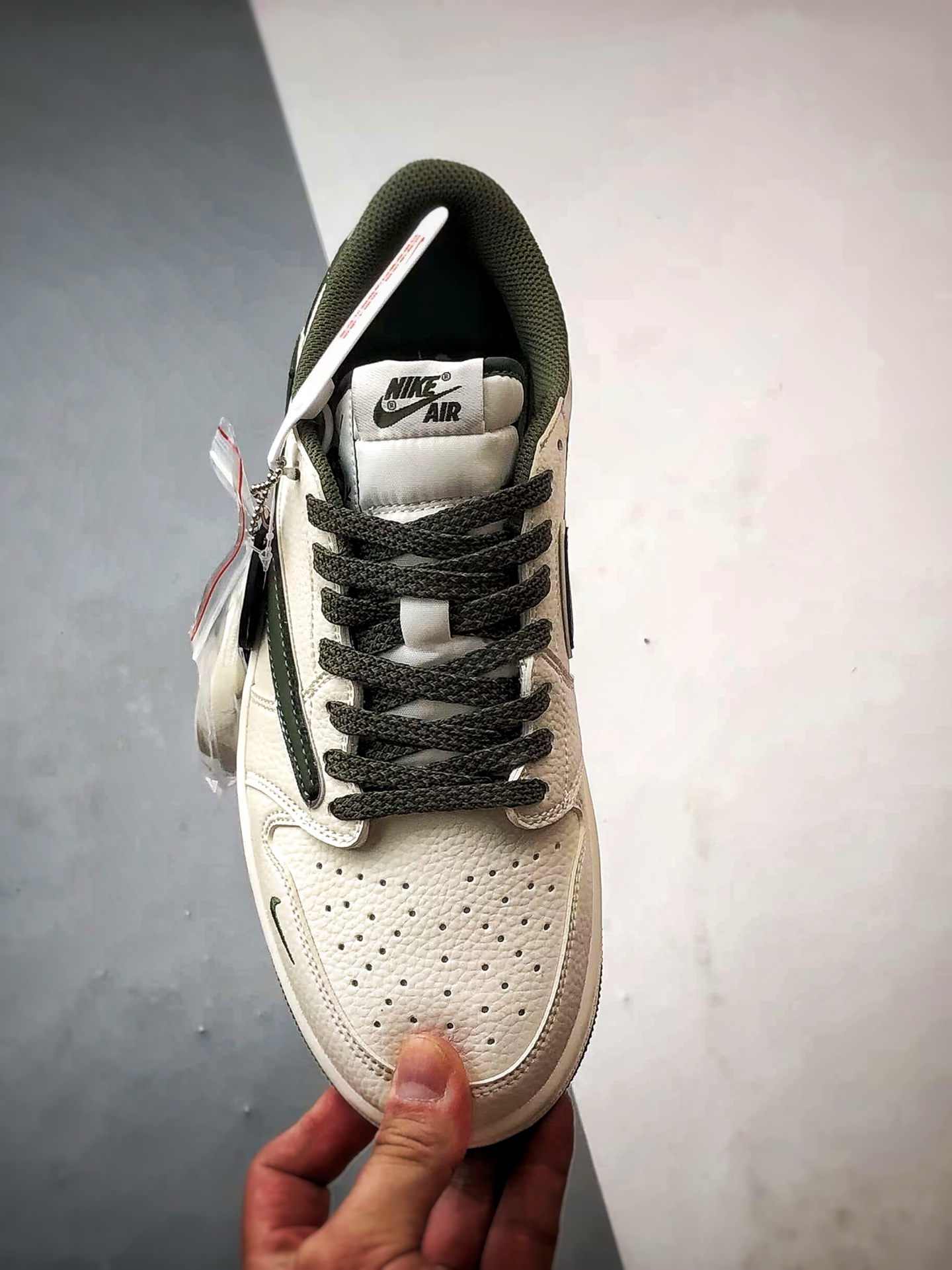 300 Air Jordan 1 Low OG ”高端定制” 斯图西米白绿倒钩 ST5696-263