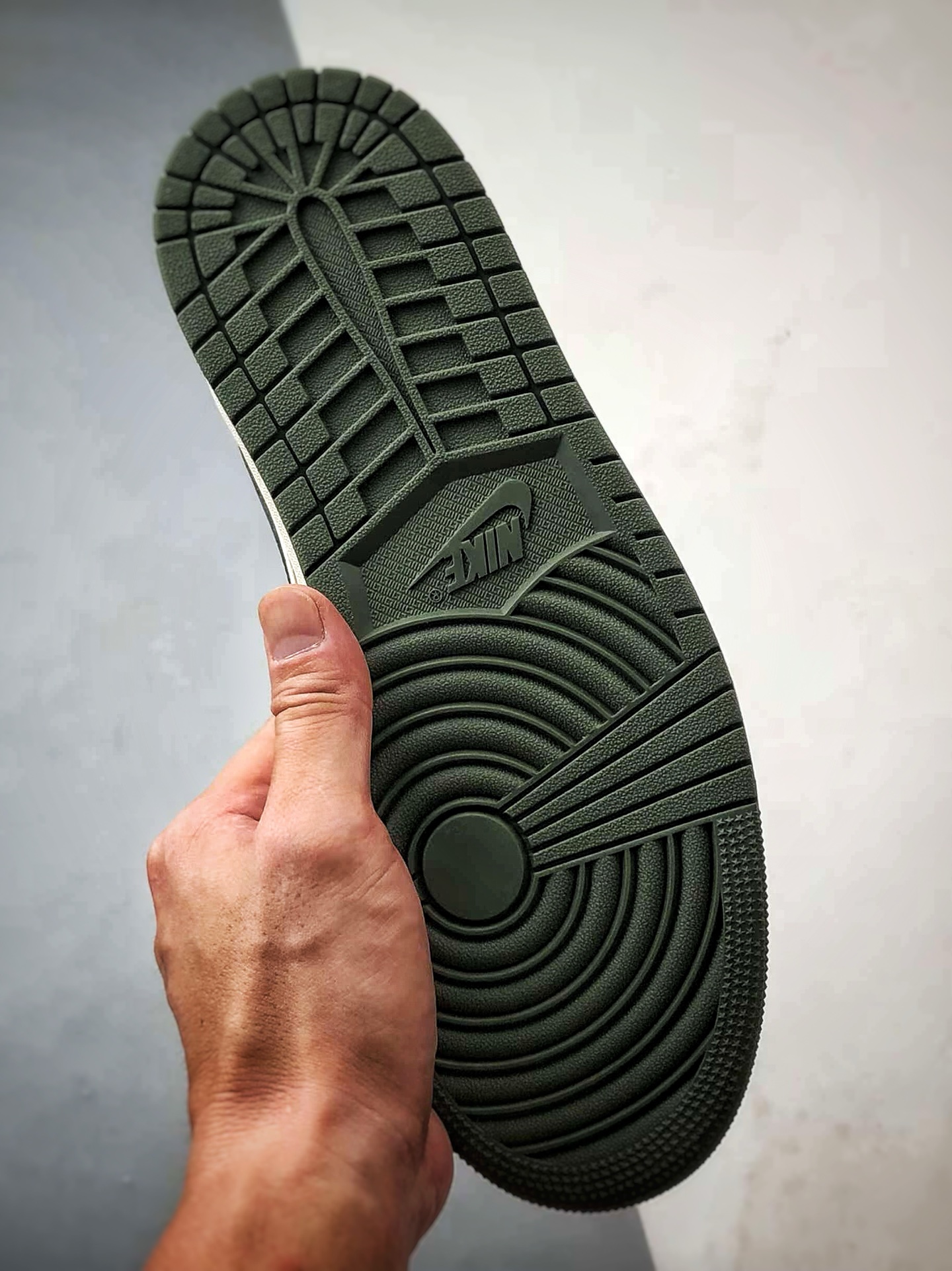 300 Air Jordan 1 Low OG ”高端定制” 斯图西米白绿倒钩 ST5696-263