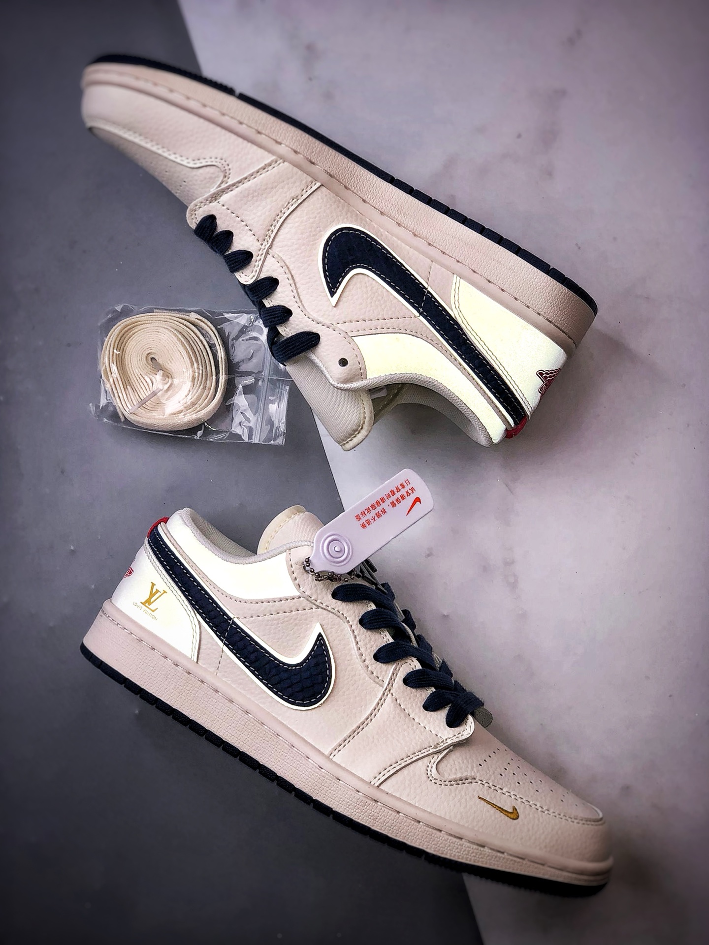 290 Air Jordan 1 Low OG ”高端定制” LV米白深蓝小金钩 XX3168-171