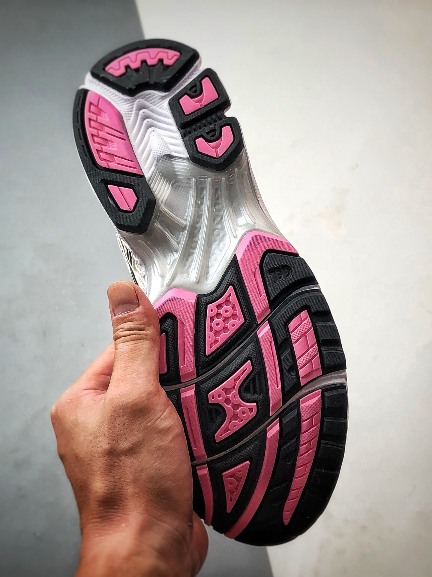 320 Asics Gel-Kayano 14系列 银白粉 复古街头休闲运动跑步鞋 1203A537-103