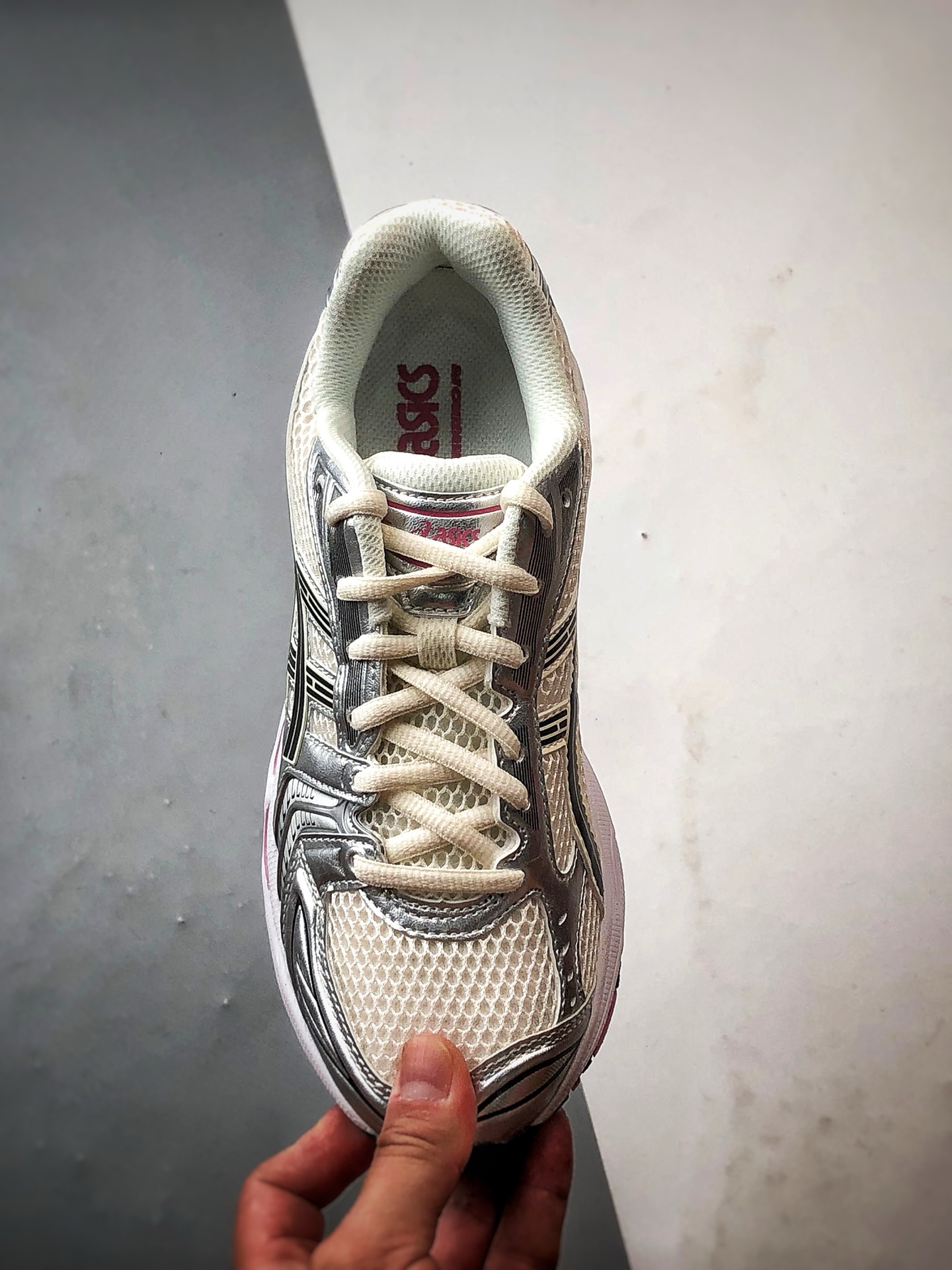 320 Asics Gel-Kayano 14系列 银白粉 复古街头休闲运动跑步鞋 1203A537-103