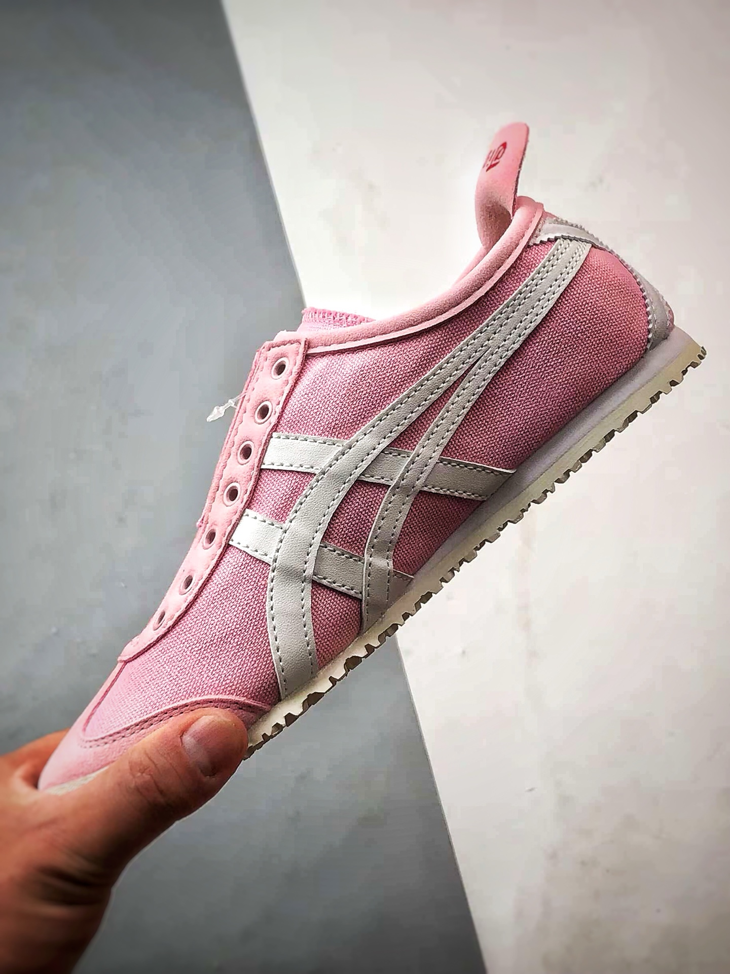 150 Asics 鬼冢虎 Mexico 66 Slip-On 帆布粉白 1183A360-205-Chinese UA Cheap High Quatity Brand Clothes Bags handbags Sneakers wholesale wholesaler seller from China Factory suppliers Fashion Clothing Shoes best Quality Beautiful Price 150 Asics 鬼冢虎 Mexico 66 Slip-On 帆布粉白 1183A360-205