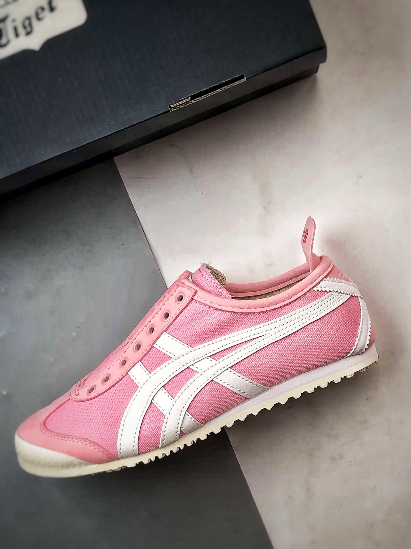 150 Asics 鬼冢虎 Mexico 66 Slip-On 帆布粉白 1183A360-205-Chinese UA Cheap High Quatity Brand Clothes Bags handbags Sneakers wholesale wholesaler seller from China Factory suppliers Fashion Clothing Shoes best Quality Beautiful Price 150 Asics 鬼冢虎 Mexico 66 Slip-On 帆布粉白 1183A360-205