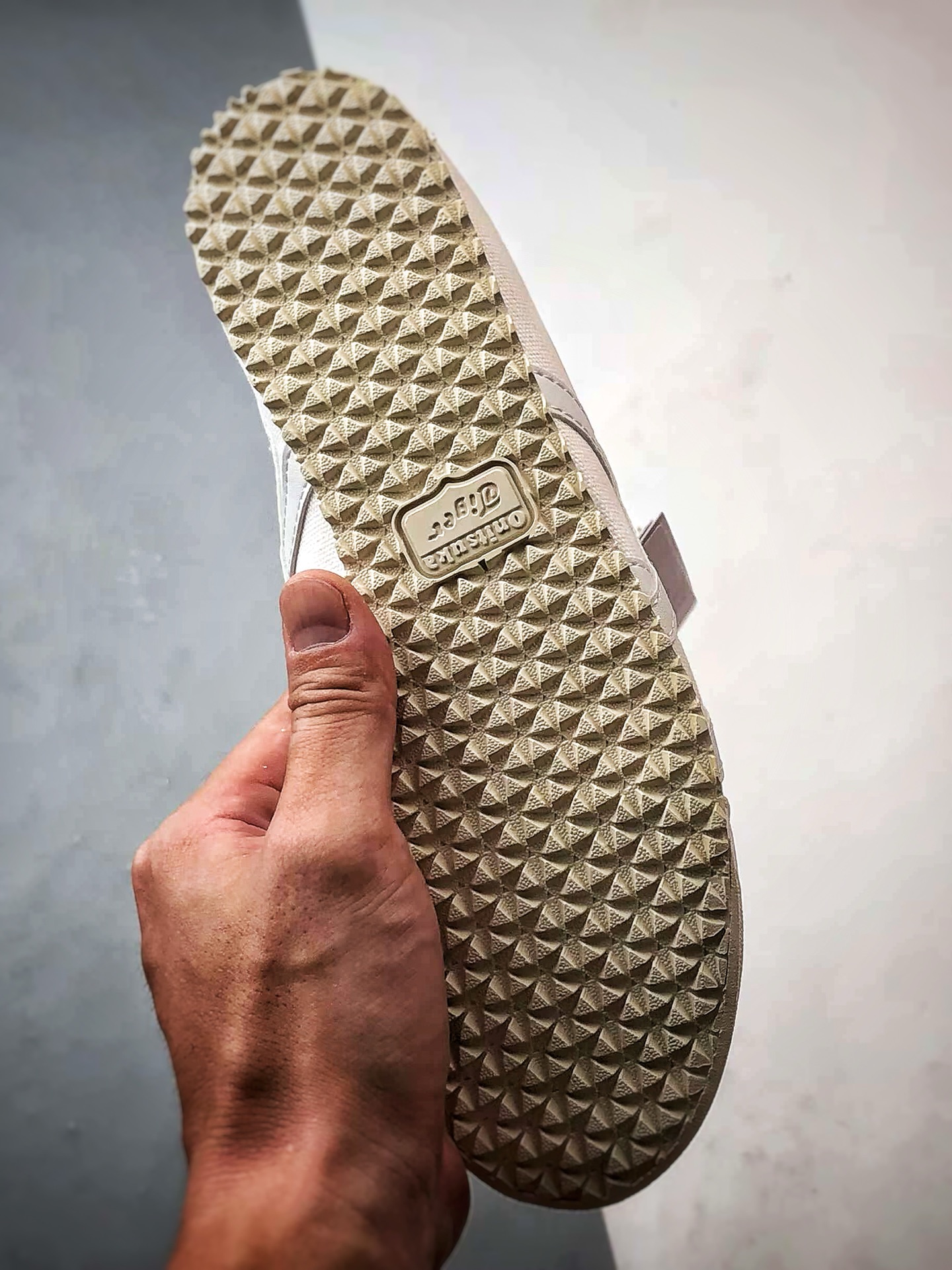 150 Asics 鬼冢虎 Mexico 66 Slip-On 帆布白色 1183C141-100