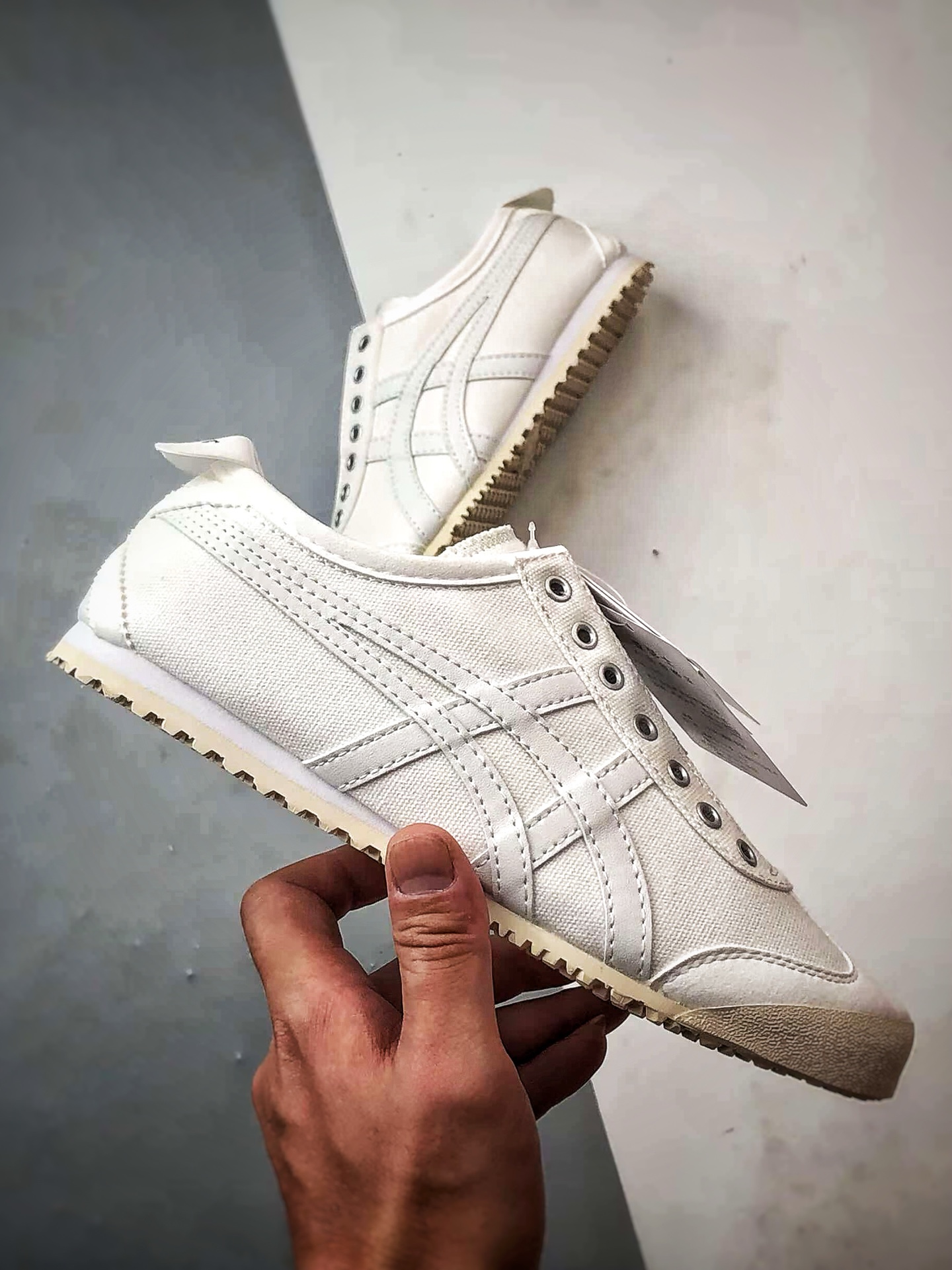 150 Asics 鬼冢虎 Mexico 66 Slip-On 帆布白色 1183C141-100