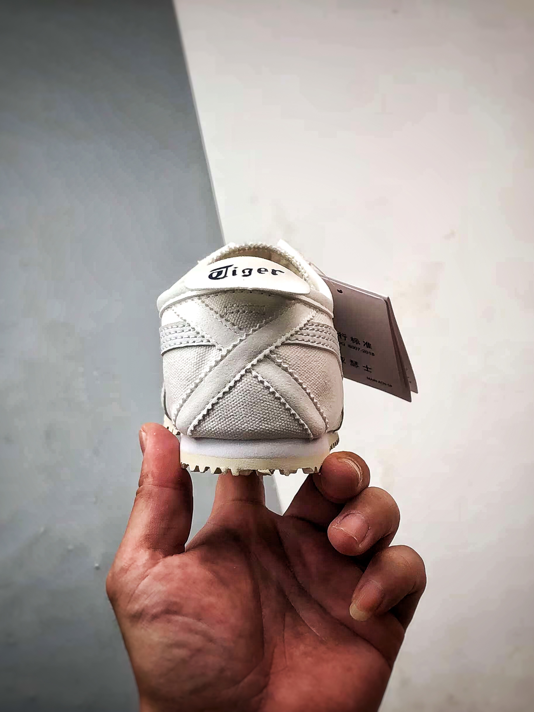 150 Asics 鬼冢虎 Mexico 66 Slip-On 帆布白色 1183C141-100