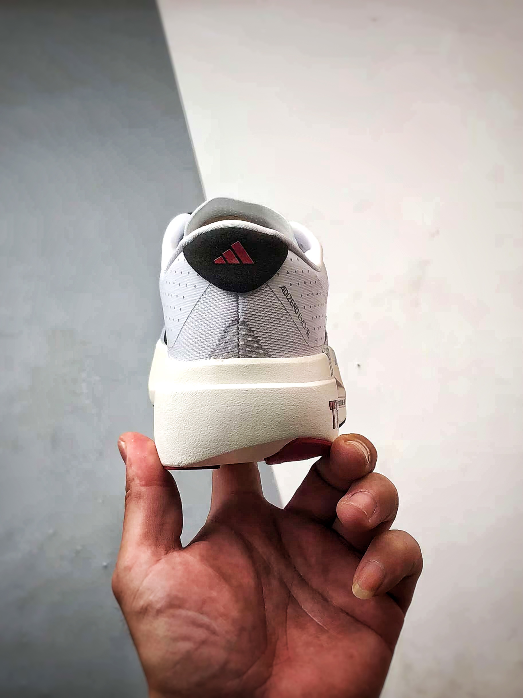 220 AD Adizero Evo SL M 白黑红 零度系列马拉松轻量竞速运动跑鞋 JQ4569