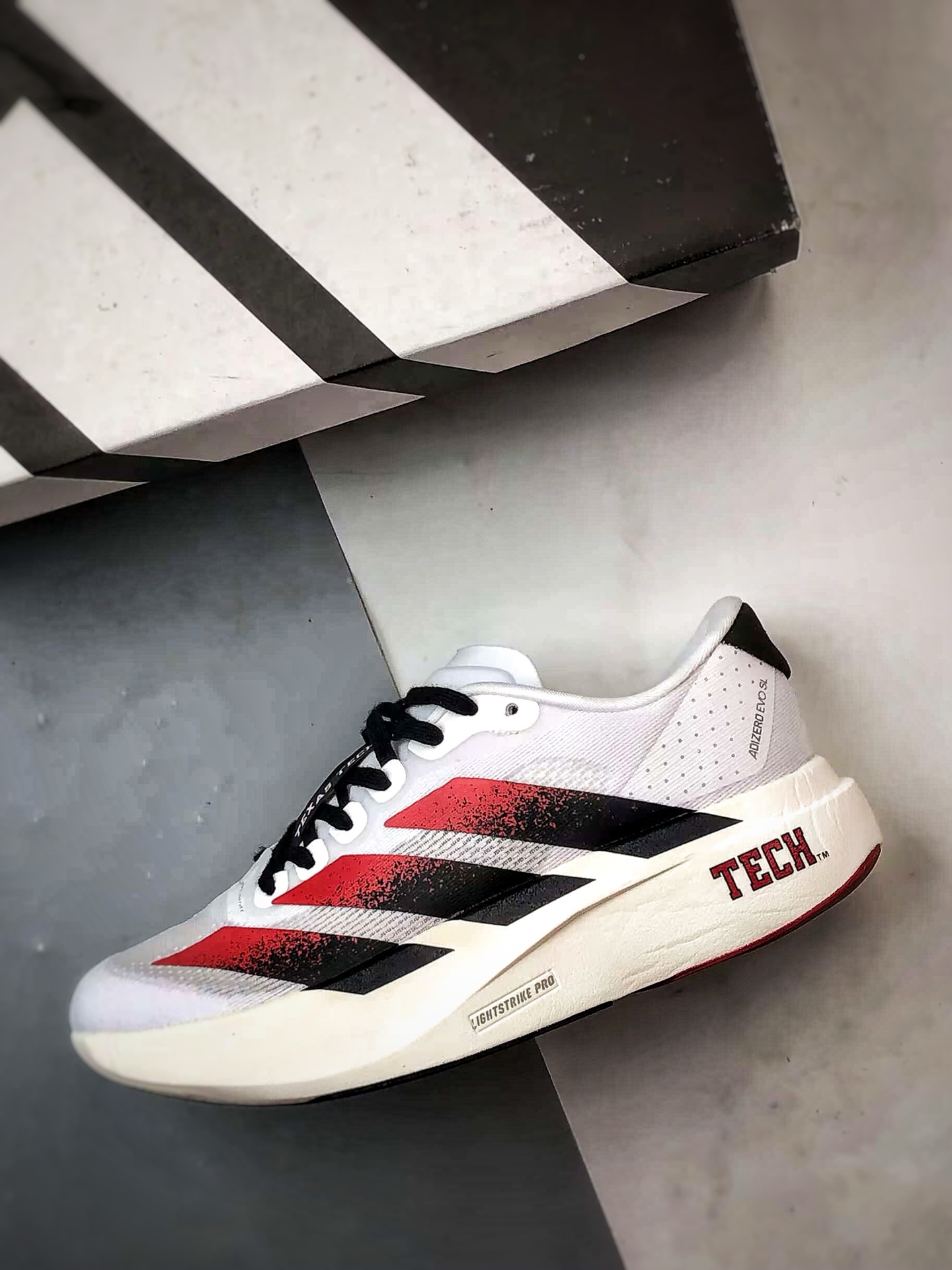 220 AD Adizero Evo SL M 白黑红 零度系列马拉松轻量竞速运动跑鞋 JQ4569