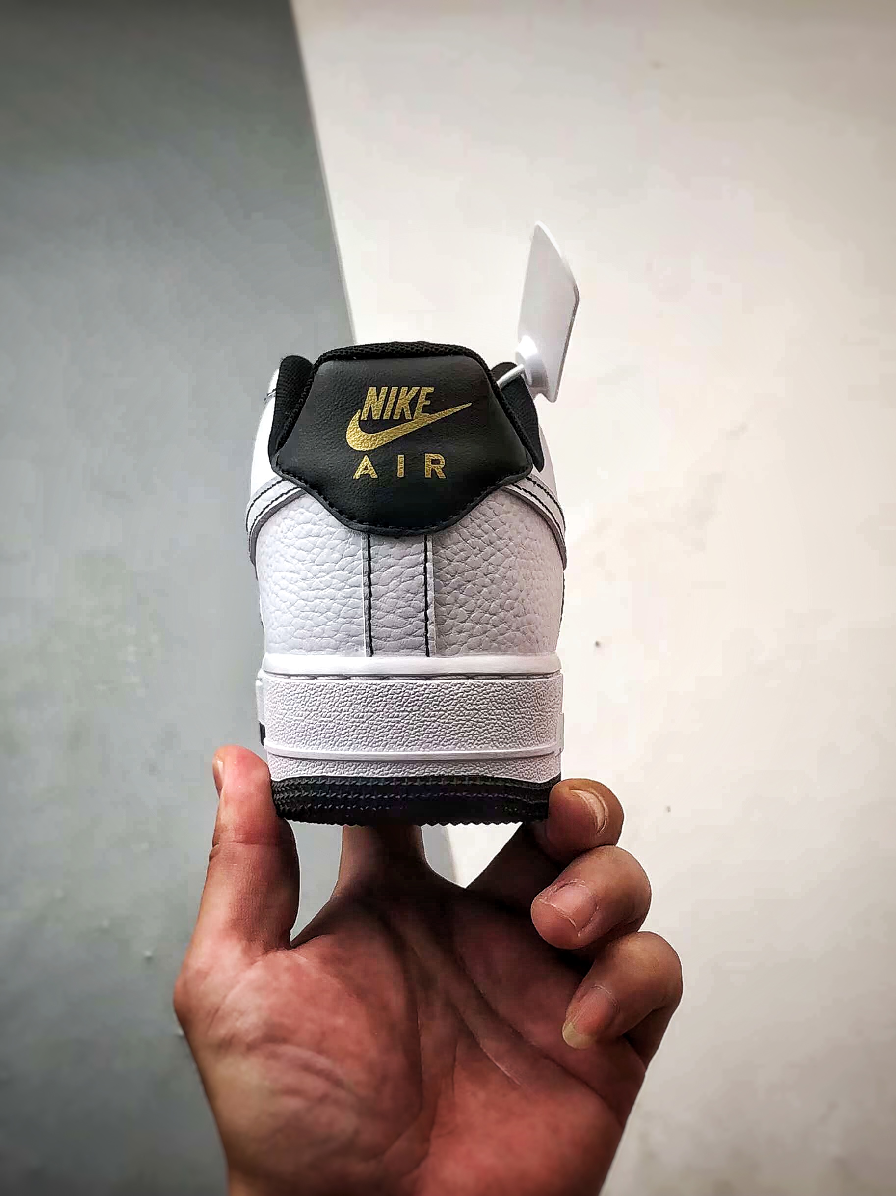 220 Air Force 1 '07 Low 白黑小金钩 IB6543-101