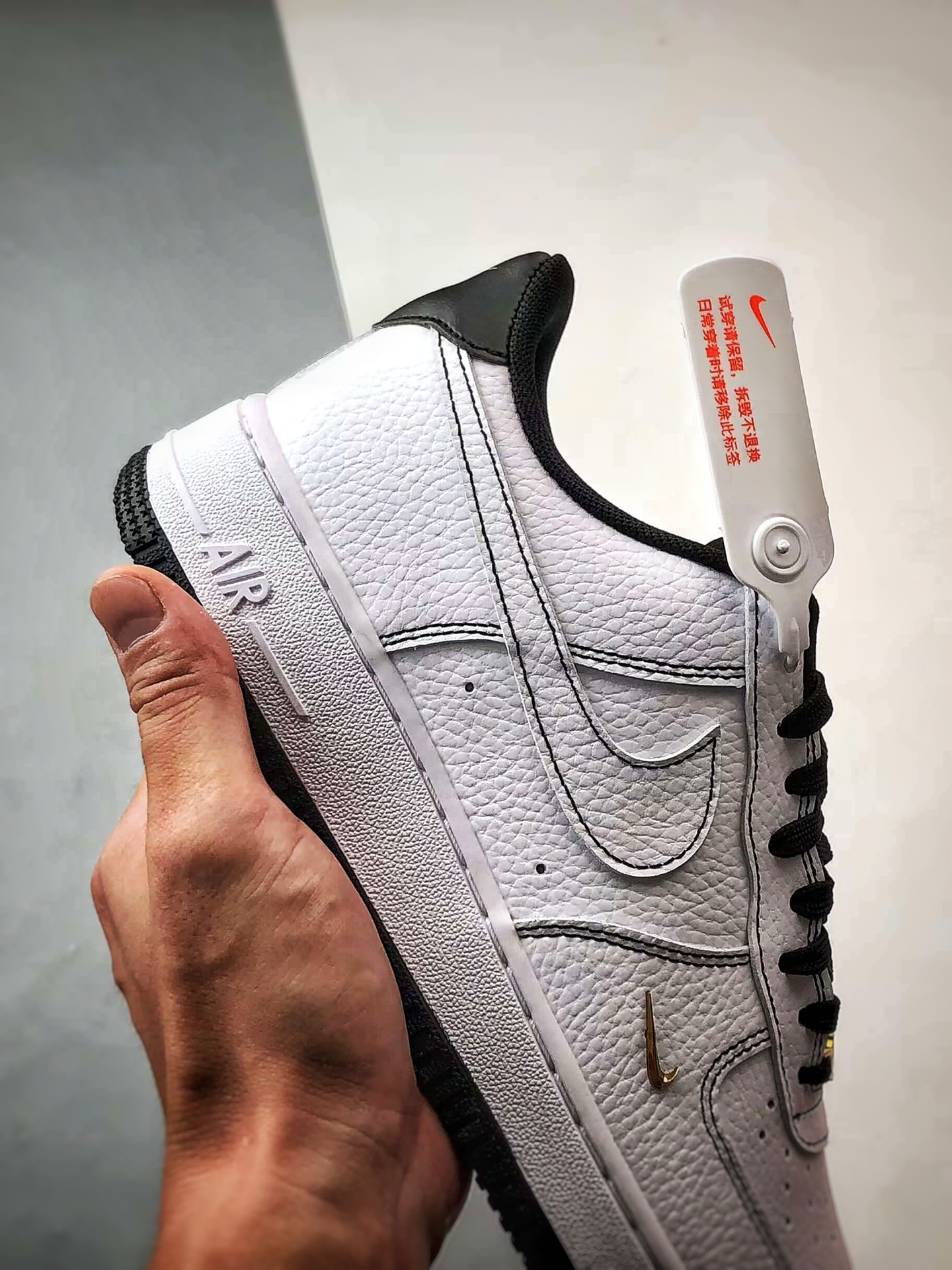 220 Air Force 1 '07 Low 白黑小金钩 IB6543-101