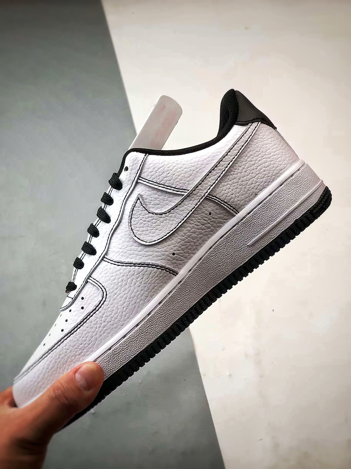 220 Air Force 1 '07 Low 白黑小金钩 IB6543-101