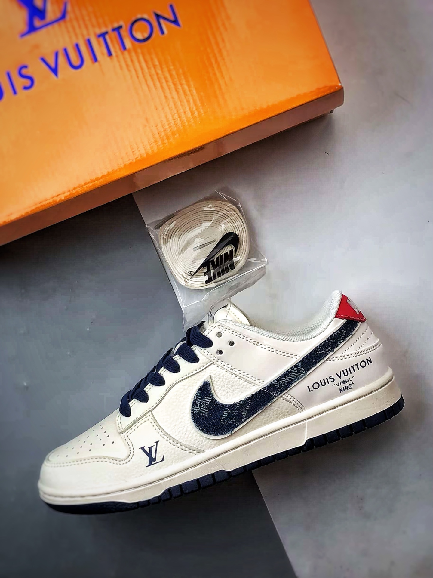 290 NK Dunk Low Retro ”DIY高端定制” LV米白蓝牛仔钩 低帮休闲运动板鞋 JP1648-037