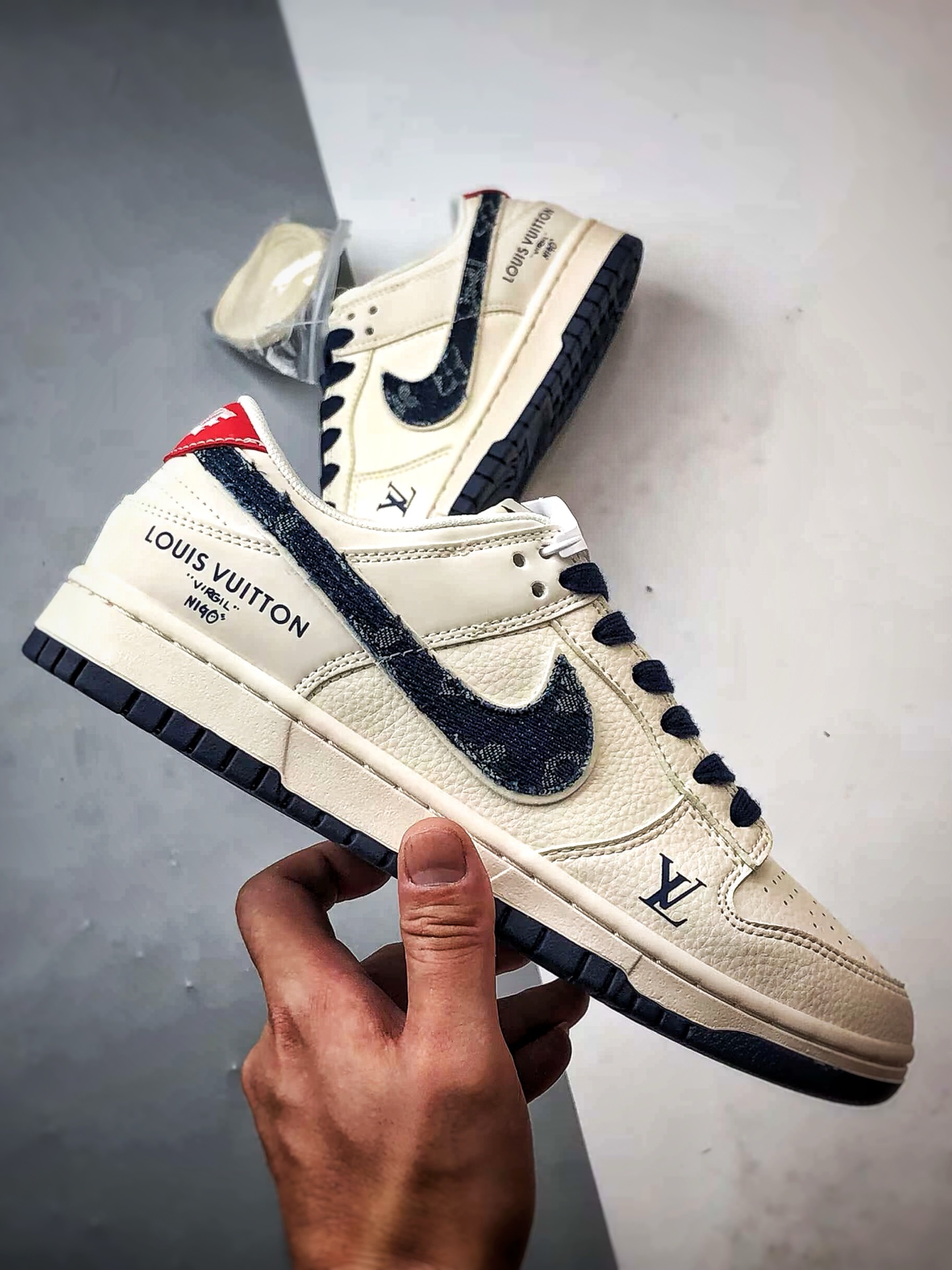 290 NK Dunk Low Retro ”DIY高端定制” LV米白蓝牛仔钩 低帮休闲运动板鞋 JP1648-037