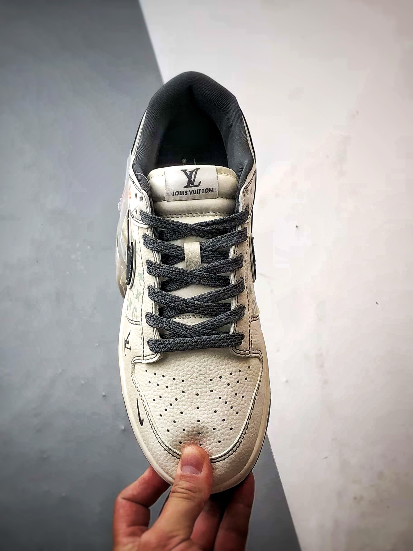 290 NK Dunk Low Retro ”DIY高端定制” LV印花米白灰钩 低帮休闲运动板鞋 YX5066-363