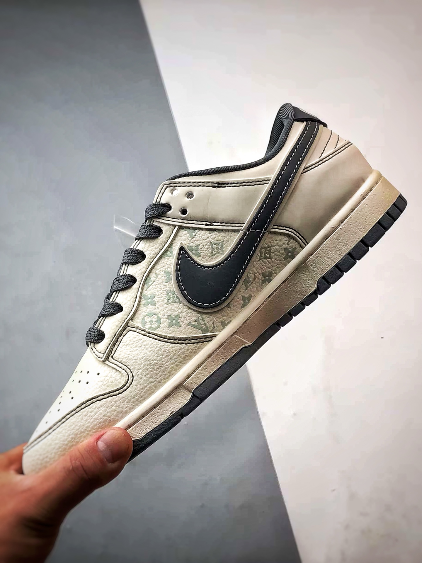 290 NK Dunk Low Retro ”DIY高端定制” LV印花米白灰钩 低帮休闲运动板鞋 YX5066-363