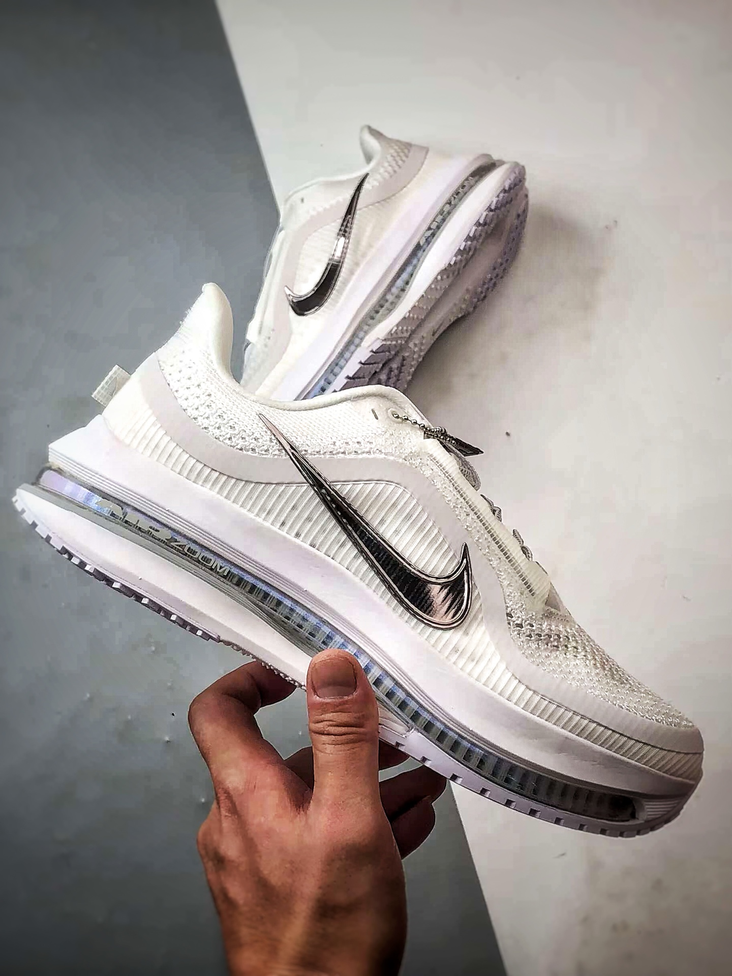 280 市售最强版本 欢迎对比 NK Pegasus Premium系列 白色 全掌气垫纤维气柱网面跑步鞋 HQ2592-102-Chinese UA Cheap High Quatity Brand Clothes Bags handbags Sneakers wholesale wholesaler seller from China Factory suppliers Fashion Clothing Shoes best Quality Beautiful Price 280 市售最强版本 欢迎对比 NK Pegasus Premium系列 白色 全掌气垫纤维气柱网面跑步鞋 HQ2592-102