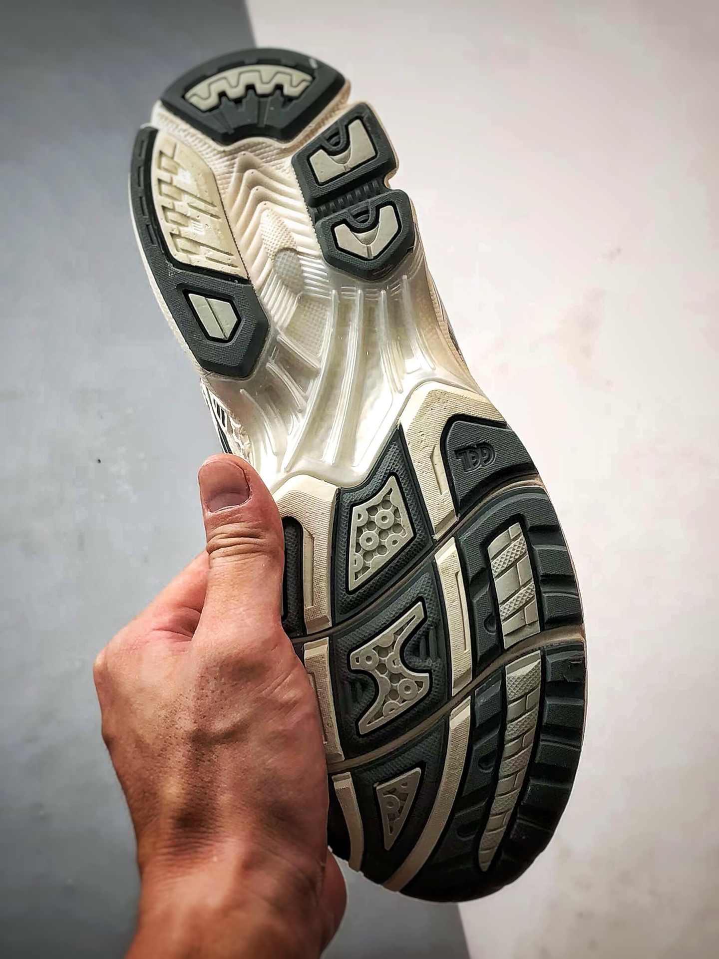 320 Asics Gel-Kayano 14系列 米白 复古街头休闲运动跑步鞋 1201A019-200