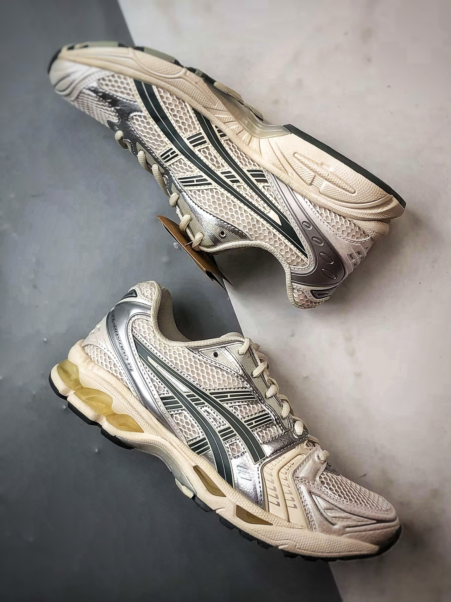 320 Asics Gel-Kayano 14系列 米白 复古街头休闲运动跑步鞋 1201A019-200