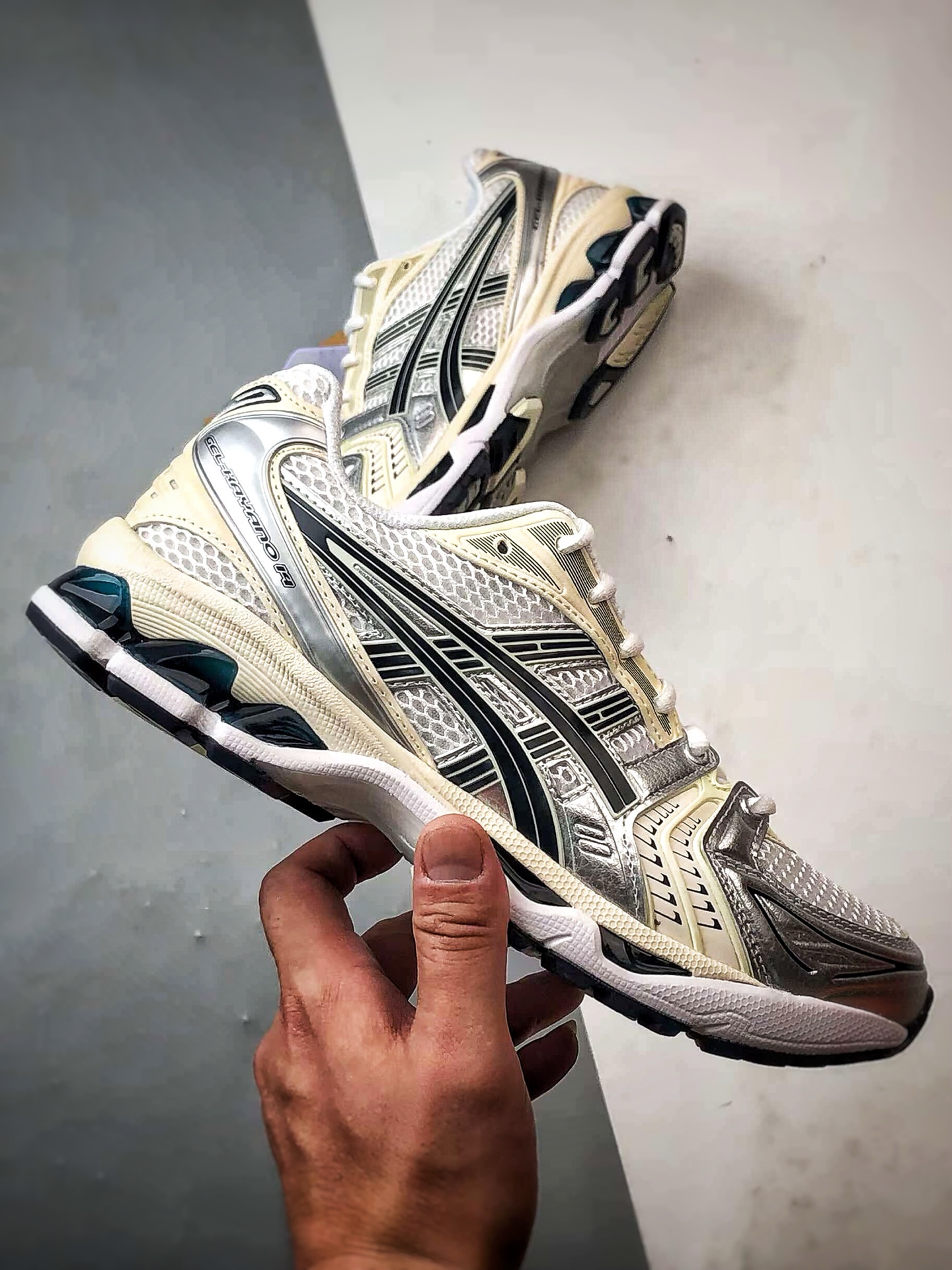 320 Asics Gel-Kayano 14系列 白黑银 复古街头休闲运动跑步鞋 1202A056-109-Chinese UA Cheap High Quatity Brand Clothes Bags handbags Sneakers wholesale wholesaler seller from China Factory suppliers Fashion Clothing Shoes best Quality Beautiful Price 320 Asics Gel-Kayano 14系列 白黑银 复古街头休闲运动跑步鞋 1202A056-109