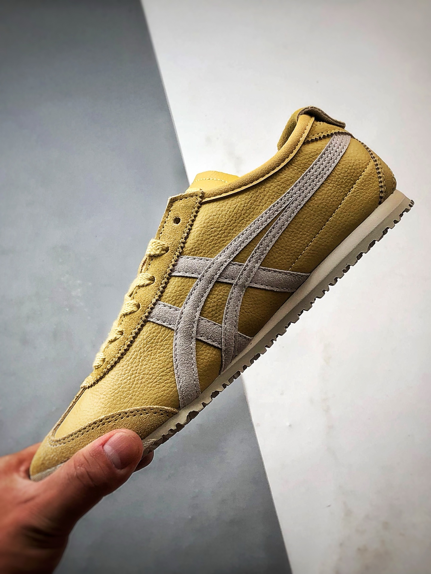 160 Asics 鬼冢虎 Mexico 66 Vin 黄色 1183B391-204