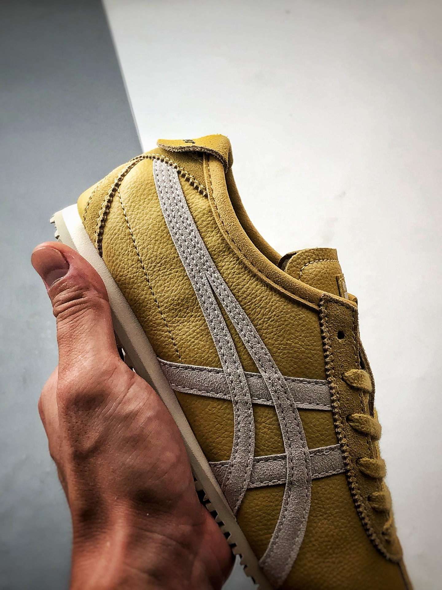 160 Asics 鬼冢虎 Mexico 66 Vin 黄色 1183B391-204