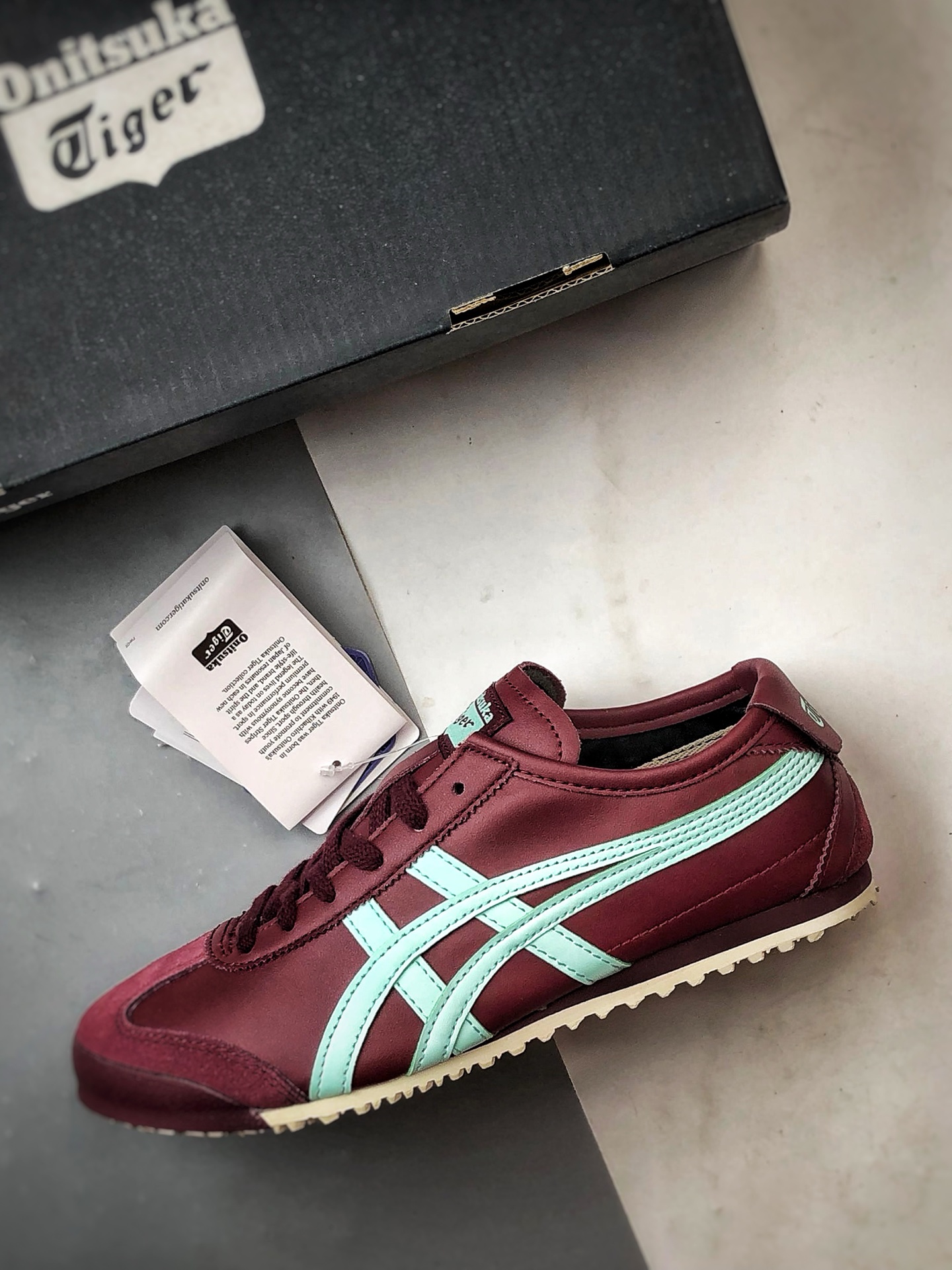 160 Asics 鬼冢虎 Mexico 66 深红蓝色 1183C102-500