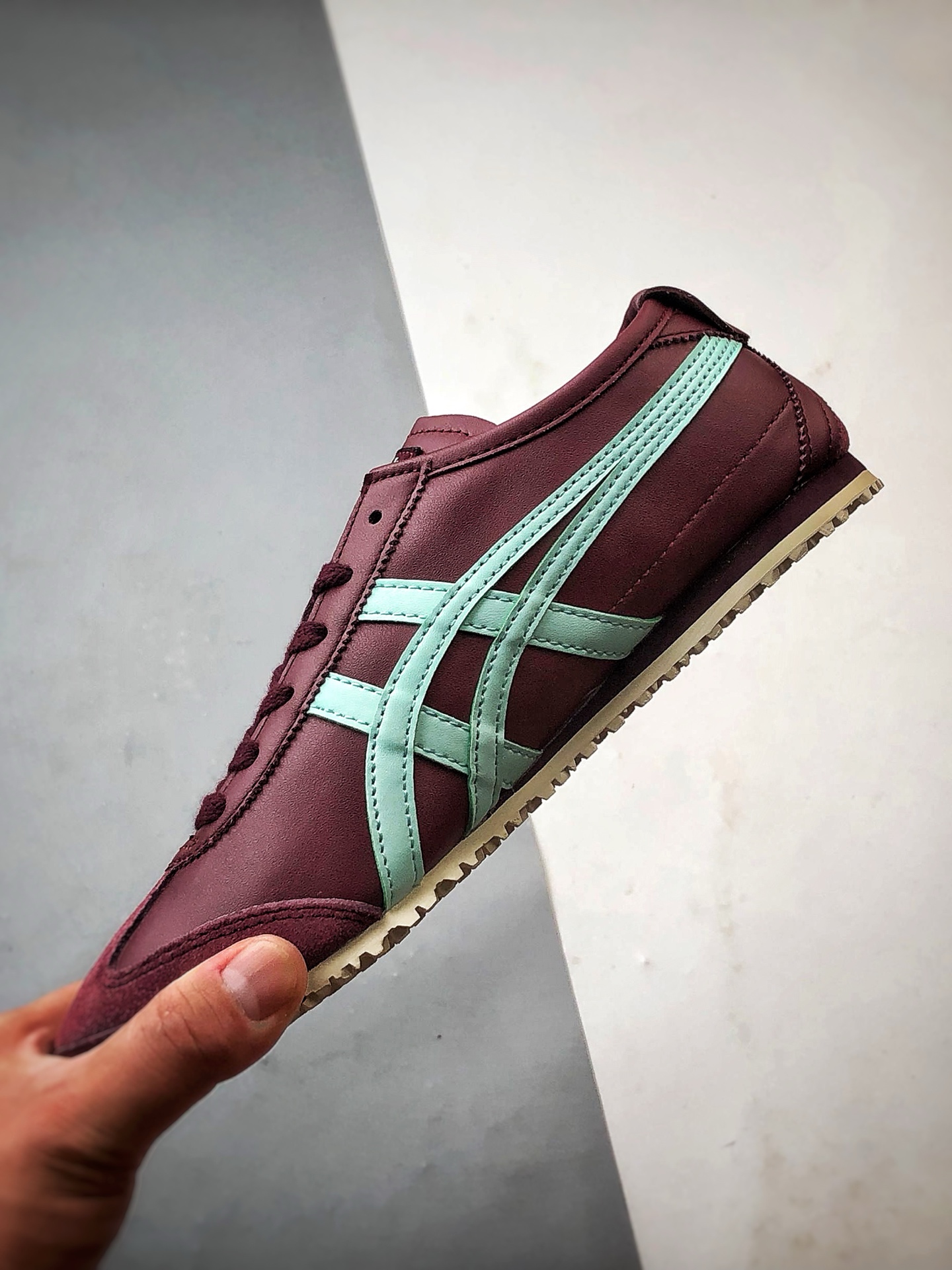 160 Asics 鬼冢虎 Mexico 66 深红蓝色 1183C102-500