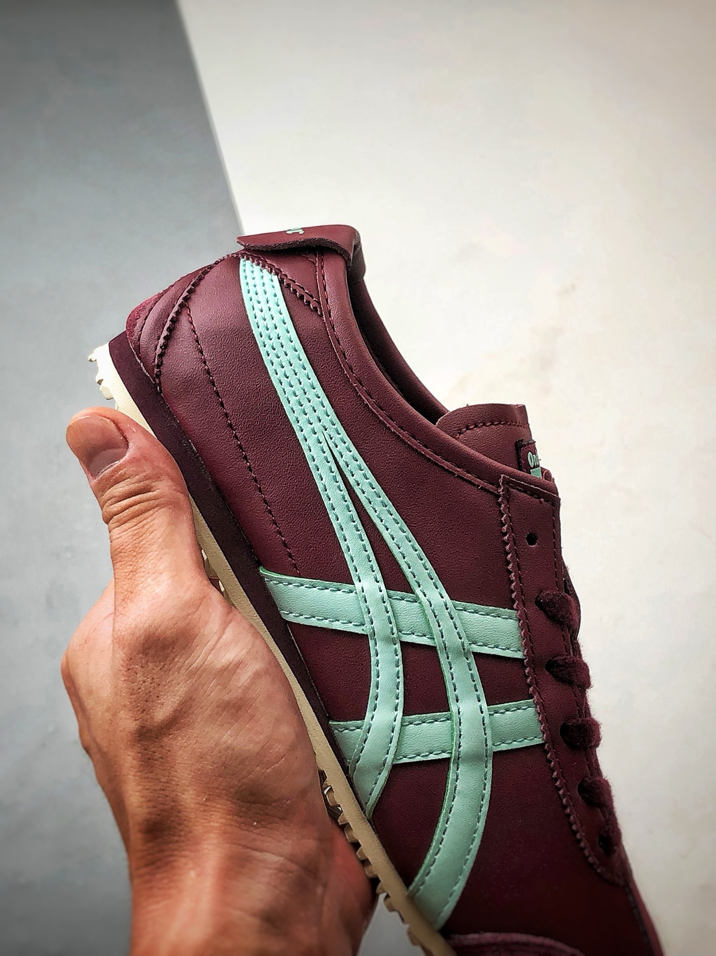 160 Asics 鬼冢虎 Mexico 66 深红蓝色 1183C102-500