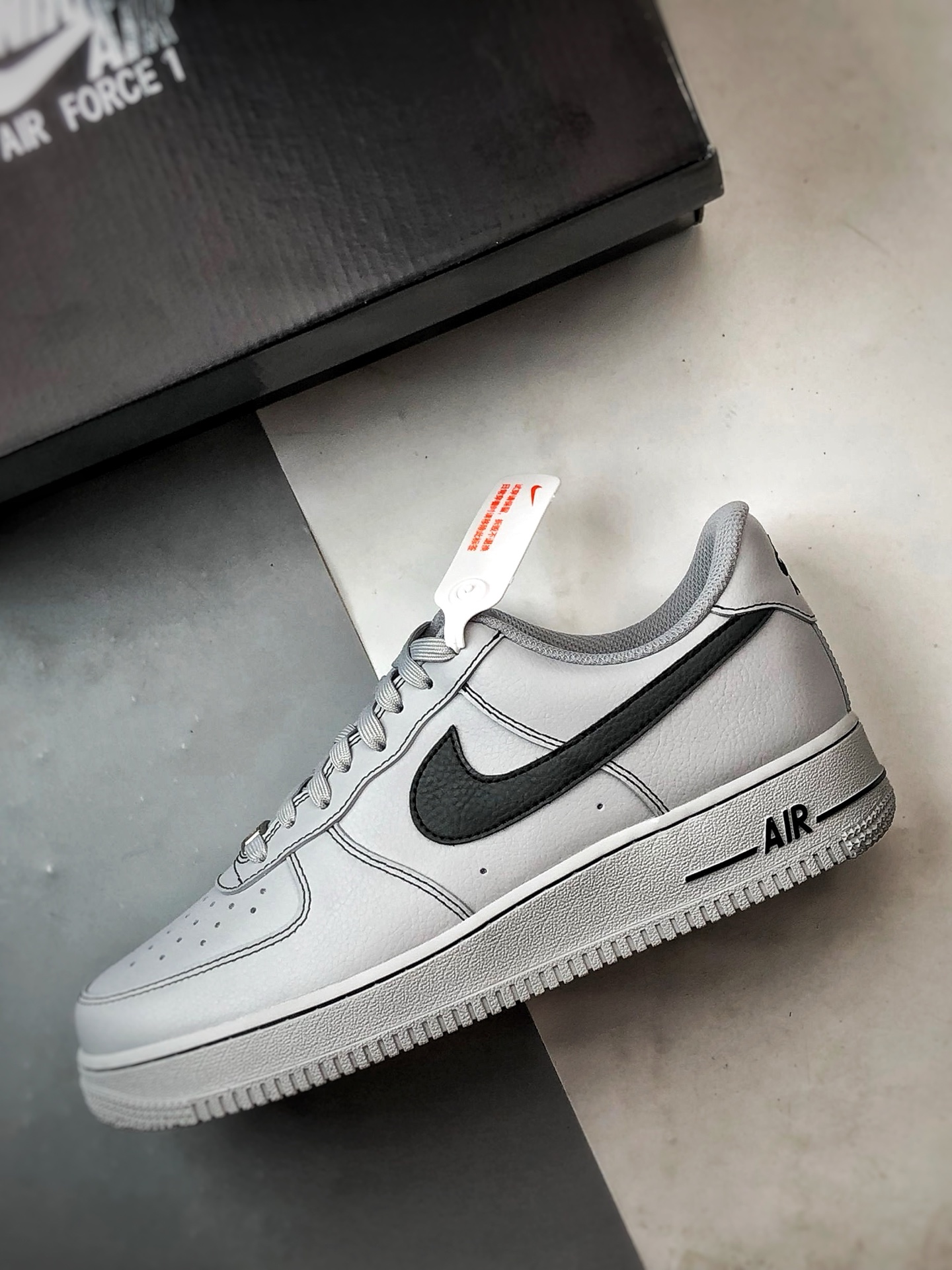 220 Air Force 1 '07 Low 灰黑色 HQ2037-004