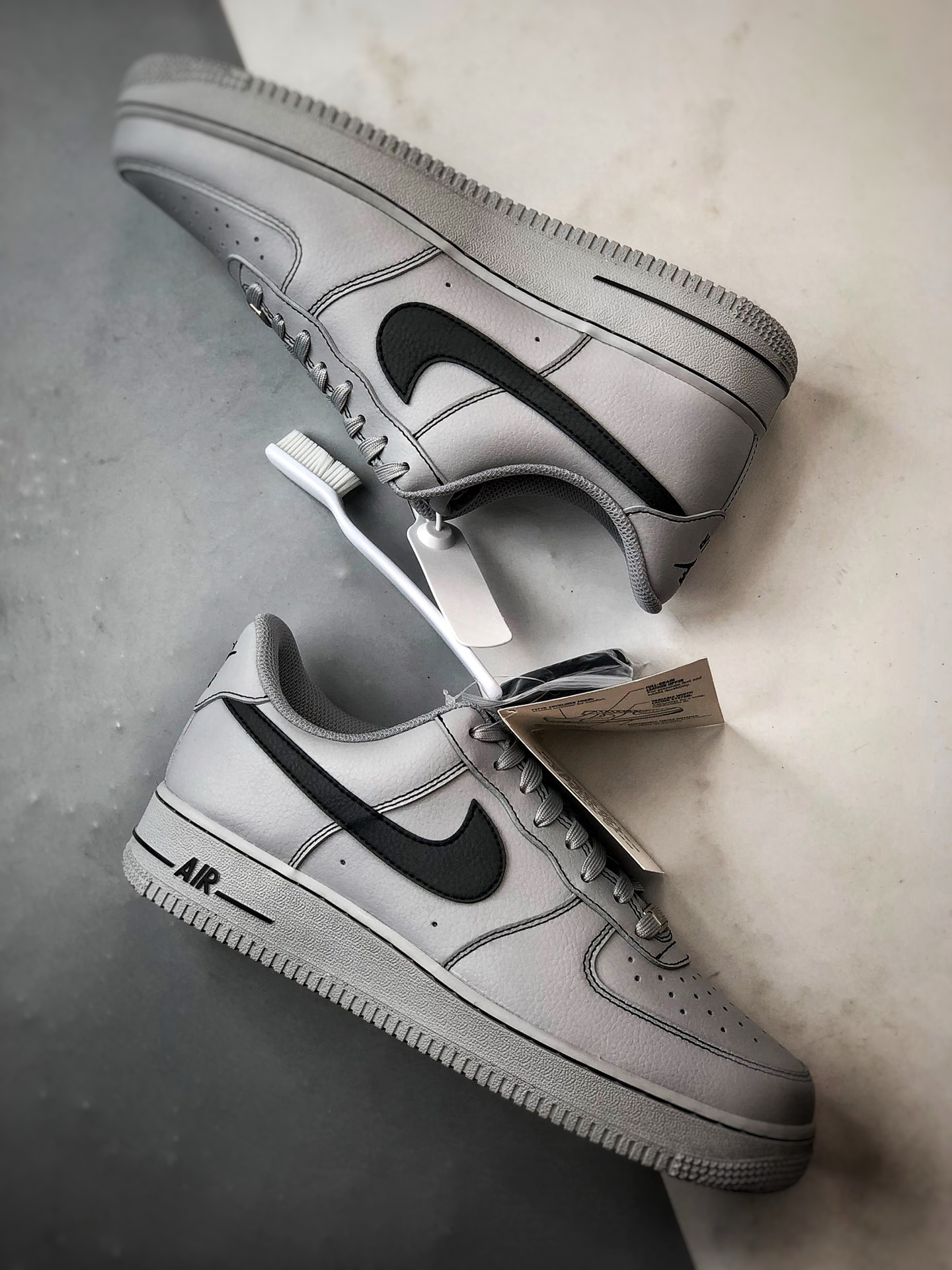 220 Air Force 1 '07 Low 灰黑色 HQ2037-004