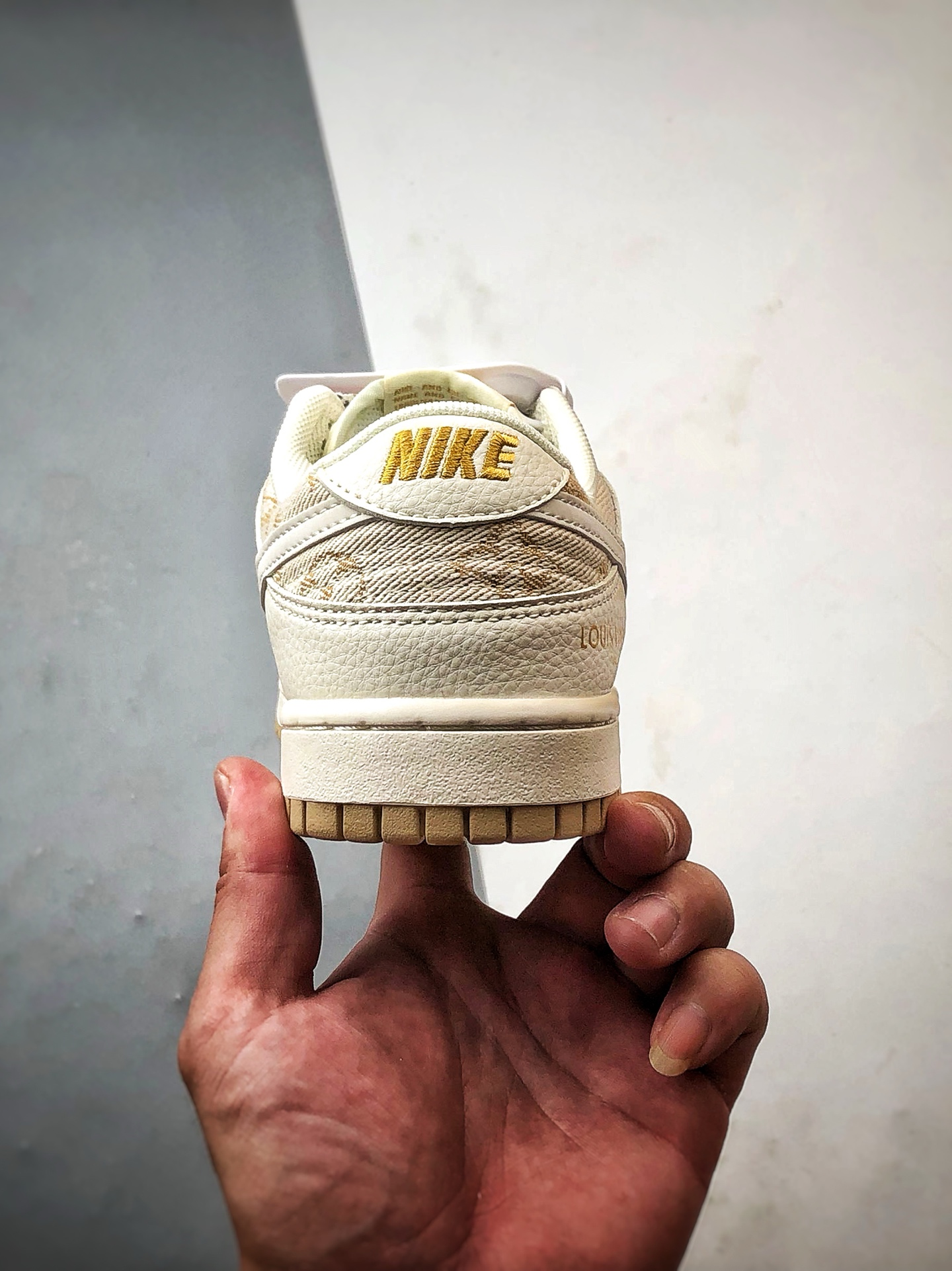 290 NK Dunk Low Retro ”DIY高端定制” LV印花米黄拼接 低帮休闲运动板鞋 JP1648-007-Chinese UA Cheap High Quatity Brand Clothes Bags handbags Sneakers wholesale wholesaler seller from China Factory suppliers Fashion Clothing Shoes best Quality Beautiful Price 290 NK Dunk Low Retro ”DIY高端定制” LV印花米黄拼接 低帮休闲运动板鞋 JP1648-007