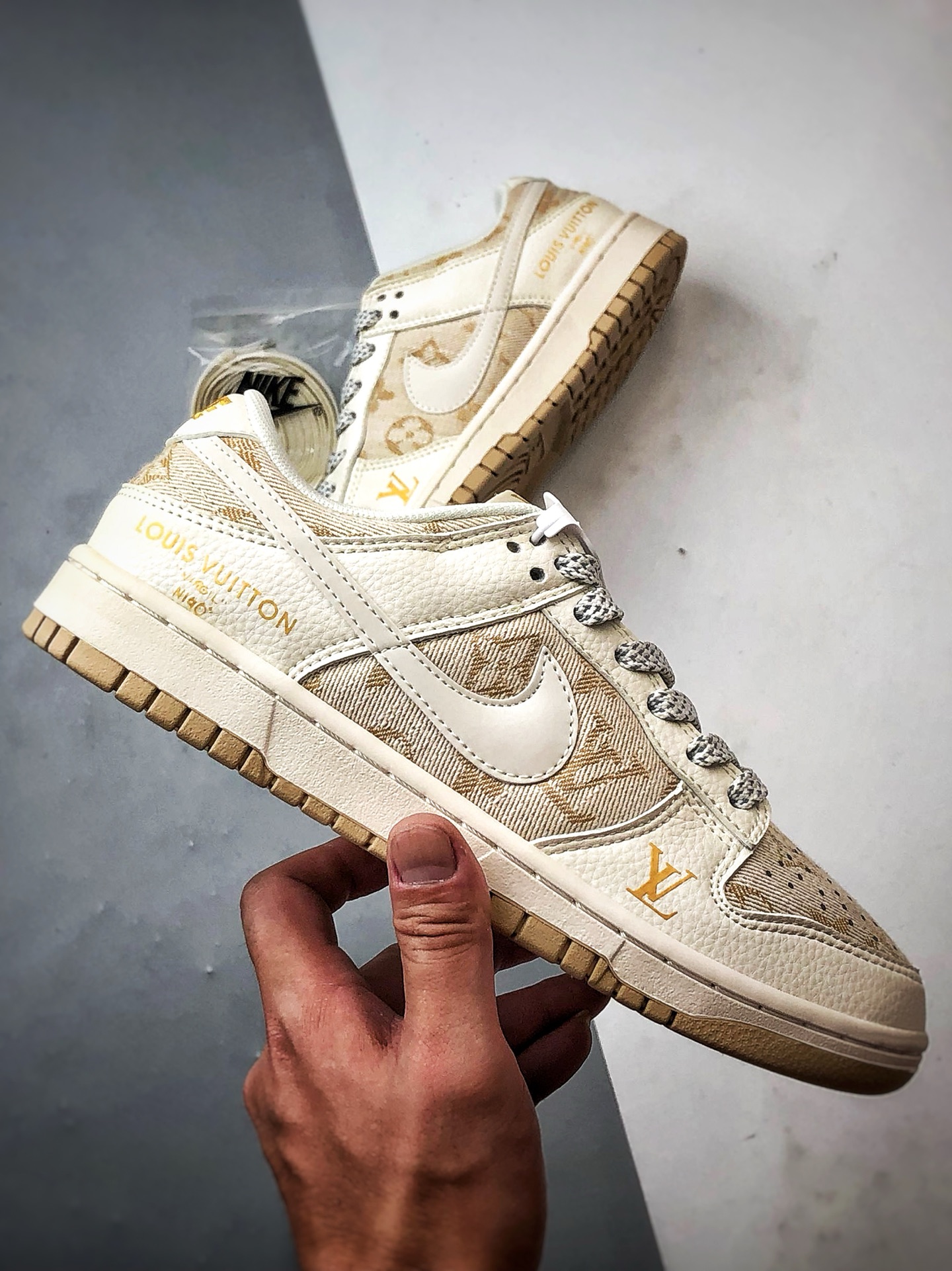 290 NK Dunk Low Retro ”DIY高端定制” LV印花米黄拼接 低帮休闲运动板鞋 JP1648-007-Chinese UA Cheap High Quatity Brand Clothes Bags handbags Sneakers wholesale wholesaler seller from China Factory suppliers Fashion Clothing Shoes best Quality Beautiful Price 290 NK Dunk Low Retro ”DIY高端定制” LV印花米黄拼接 低帮休闲运动板鞋 JP1648-007