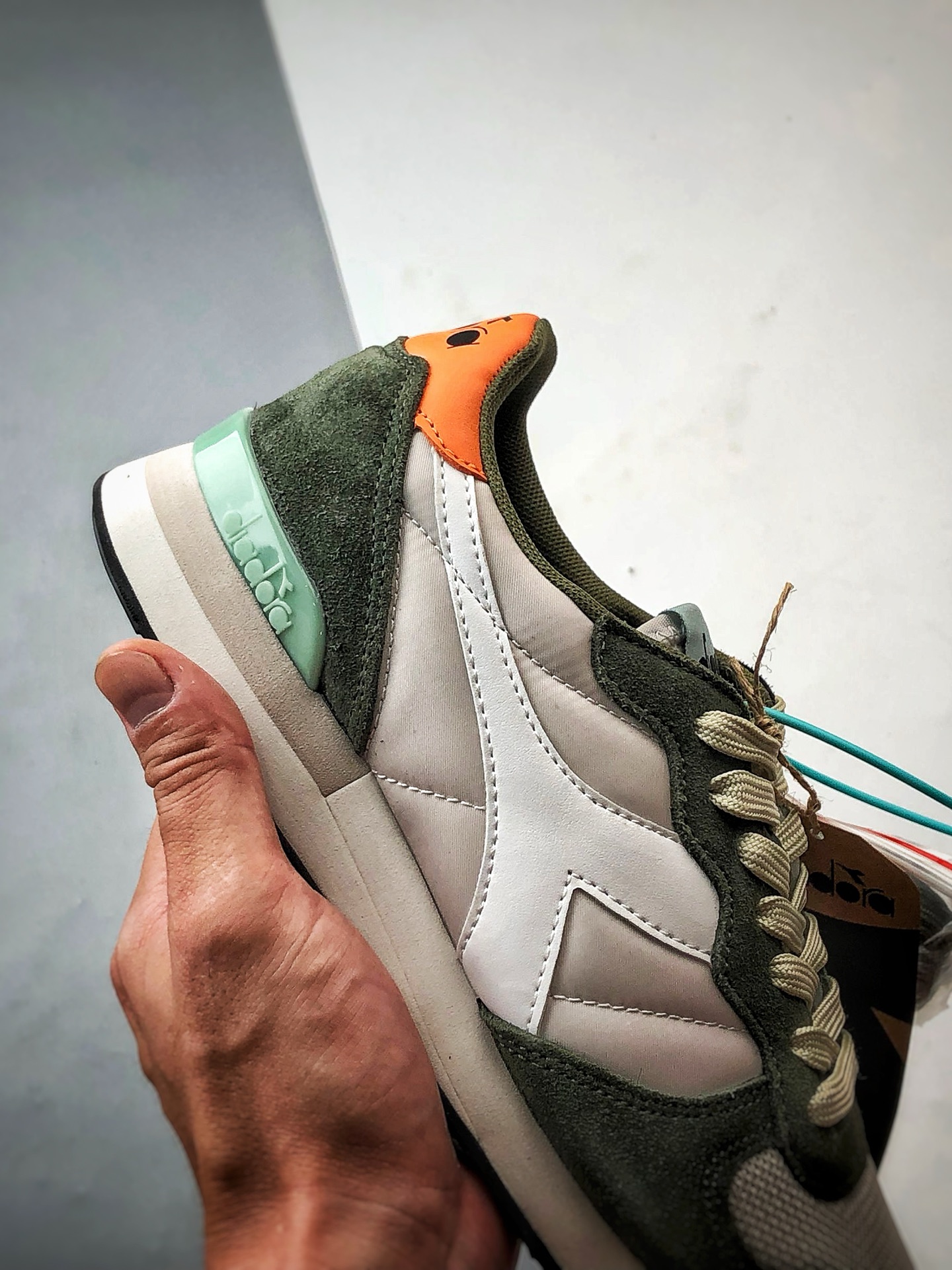 190 Diadora迪亚多纳 Camaro 米绿橙 运动舒适透气低帮复古休闲鞋-Chinese UA Cheap High Quatity Brand Clothes Bags handbags Sneakers wholesale wholesaler seller from China Factory suppliers Fashion Clothing Shoes best Quality Beautiful Price 190 Diadora迪亚多纳 Camaro 米绿橙 运动舒适透气低帮复古休闲鞋