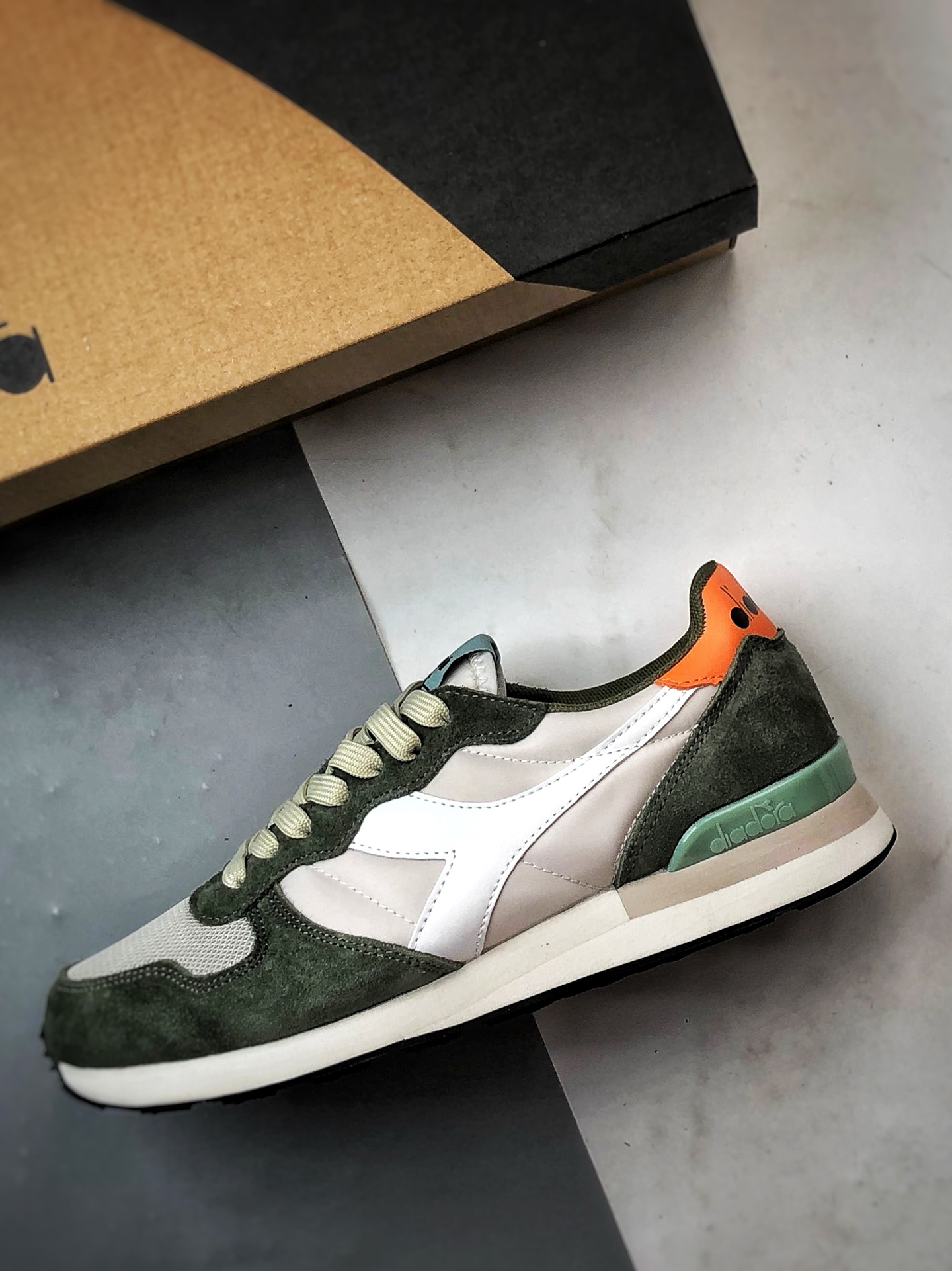 190 Diadora迪亚多纳 Camaro 米绿橙 运动舒适透气低帮复古休闲鞋-Chinese UA Cheap High Quatity Brand Clothes Bags handbags Sneakers wholesale wholesaler seller from China Factory suppliers Fashion Clothing Shoes best Quality Beautiful Price 190 Diadora迪亚多纳 Camaro 米绿橙 运动舒适透气低帮复古休闲鞋